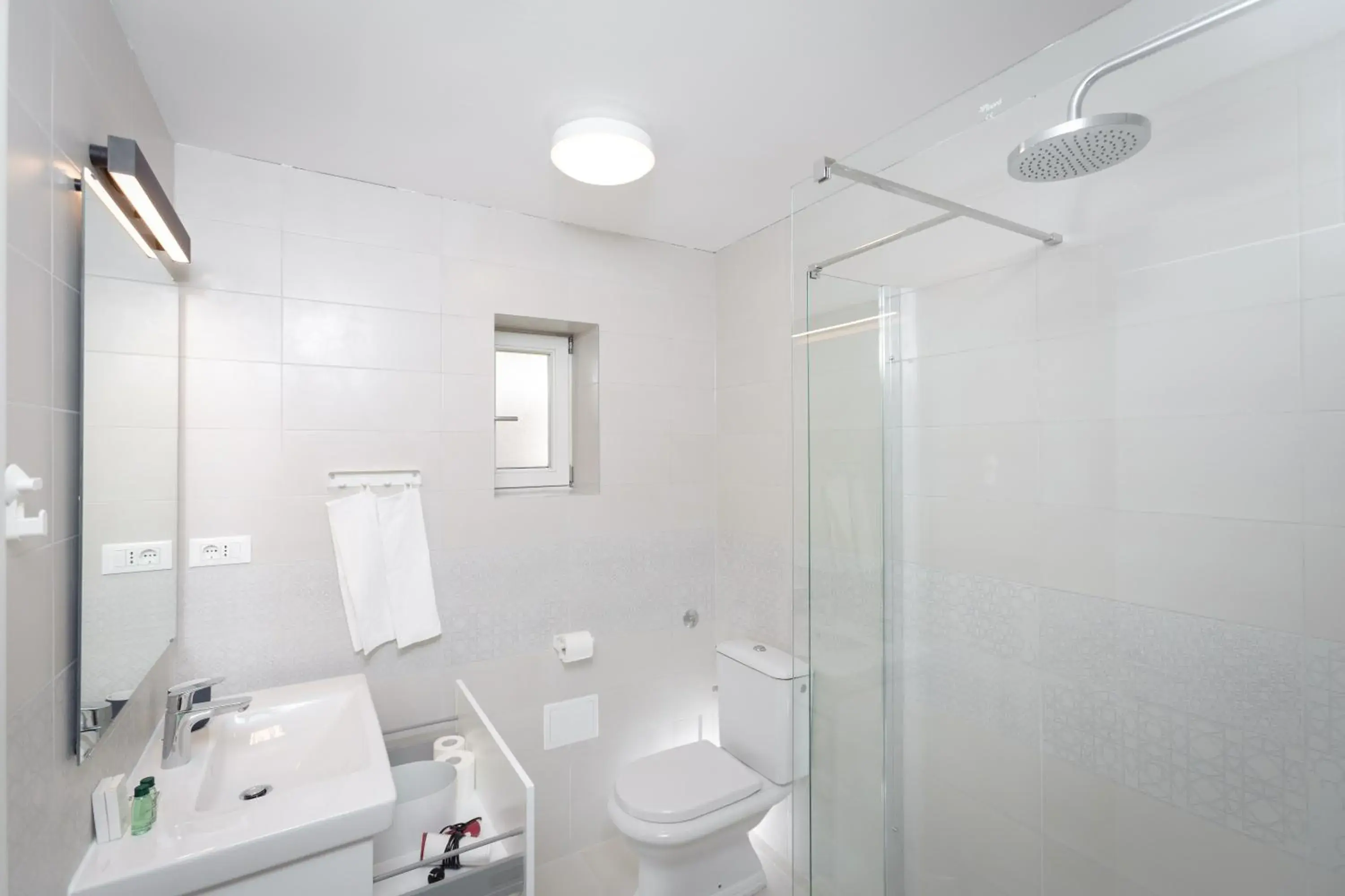 Deluxe King Room in MK Luxury Rooms Deluxe King Room in MK Luxury Rooms