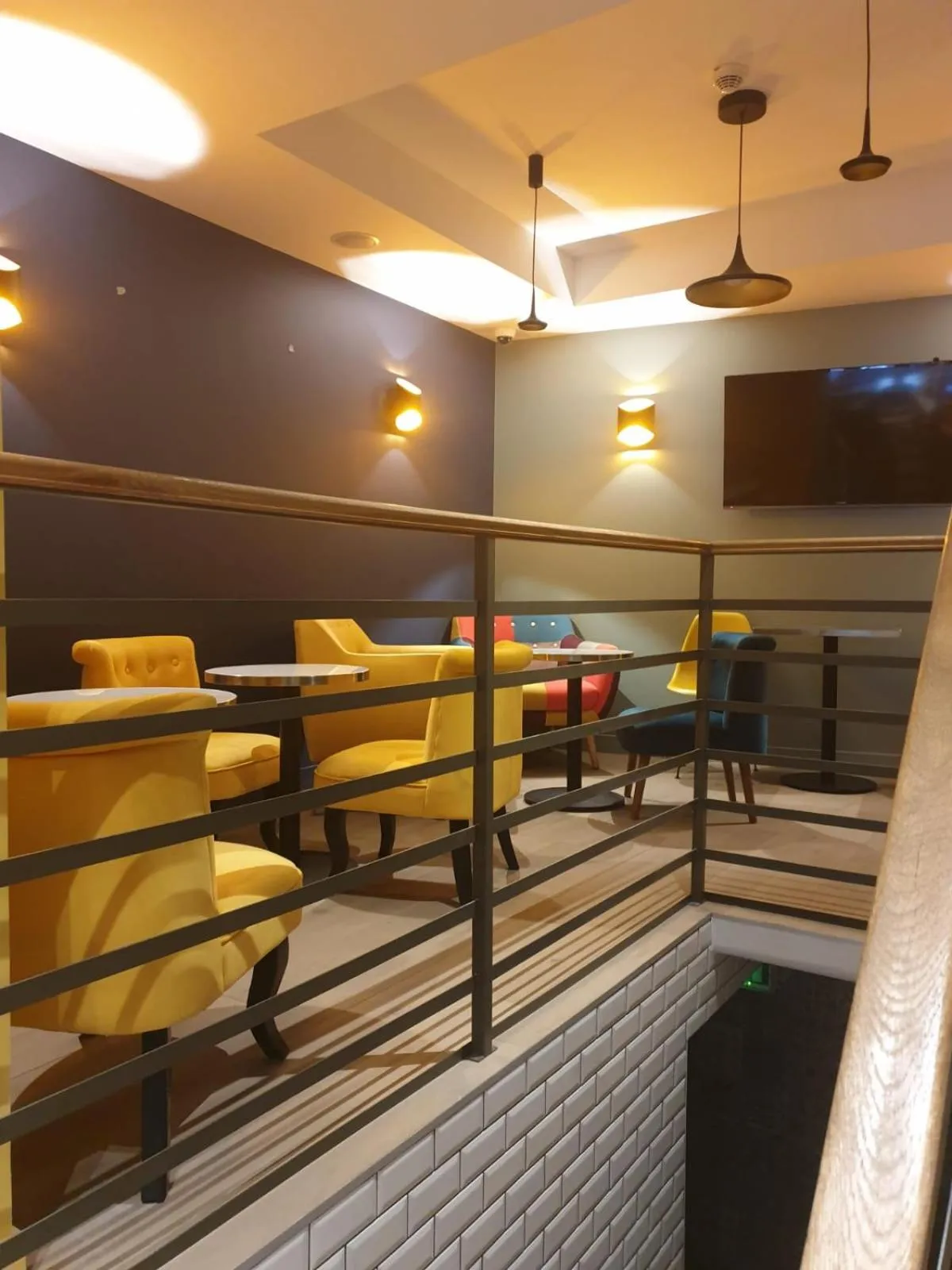 Hotel PARIS GAMBETTA- PANAMHOTEL-PERE LACHAISE