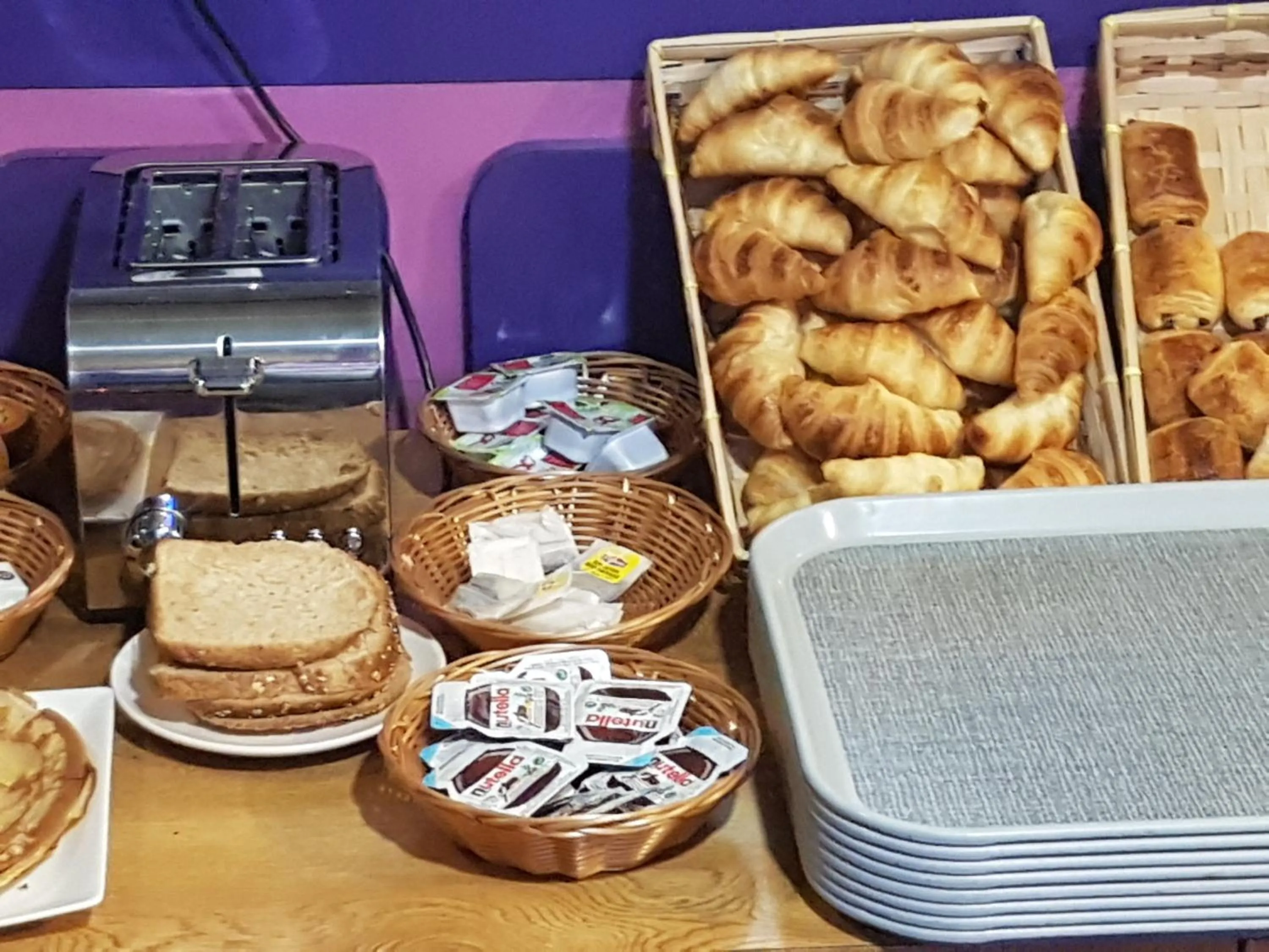 Breakfast in Hotel PARIS GAMBETTA- PANAMHOTEL-PERE LACHAISE