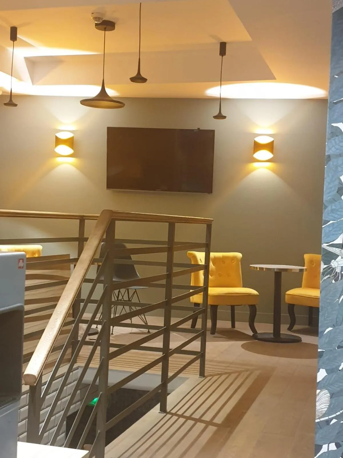 Hotel PARIS GAMBETTA- PANAMHOTEL-PERE LACHAISE