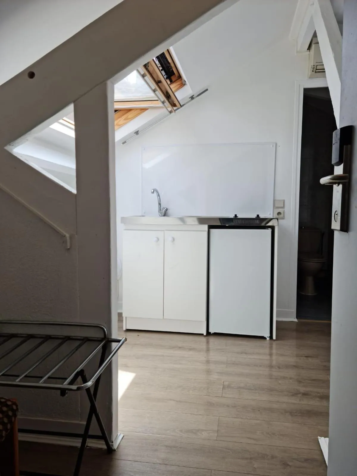 Hotel PARIS GAMBETTA- PANAMHOTEL-PERE LACHAISE