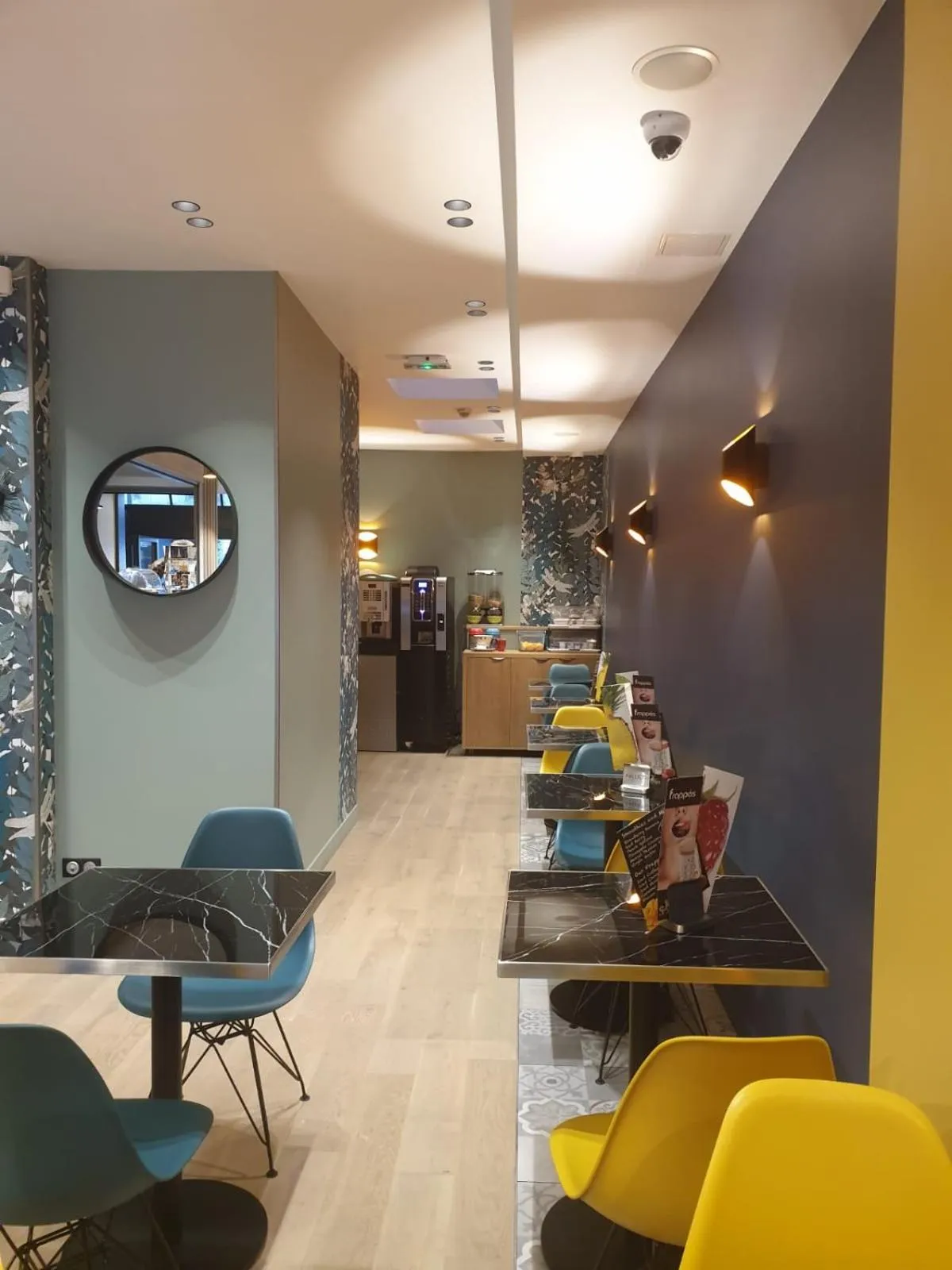 Hotel PARIS GAMBETTA- PANAMHOTEL-PERE LACHAISE