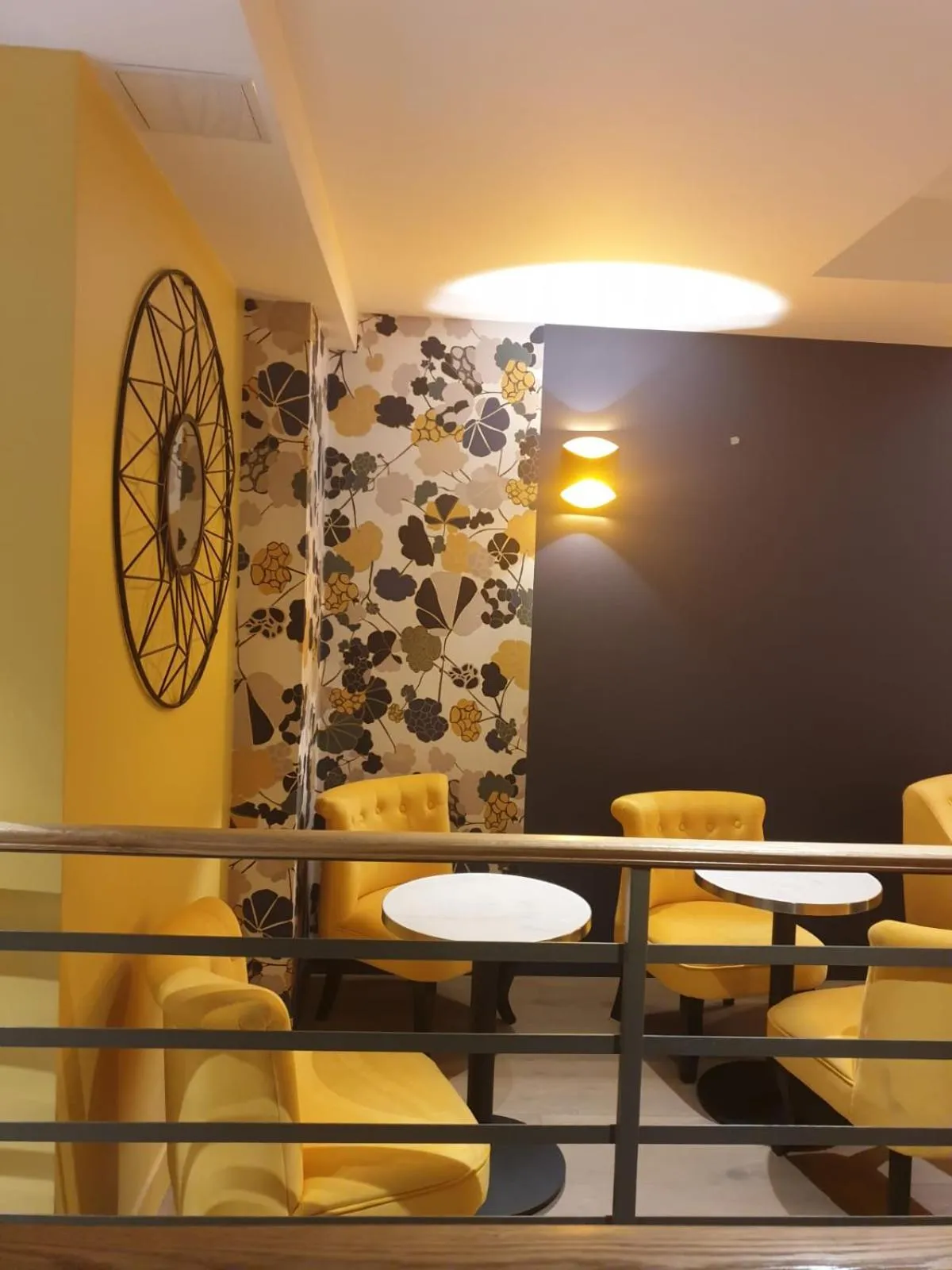 Hotel PARIS GAMBETTA- PANAMHOTEL-PERE LACHAISE