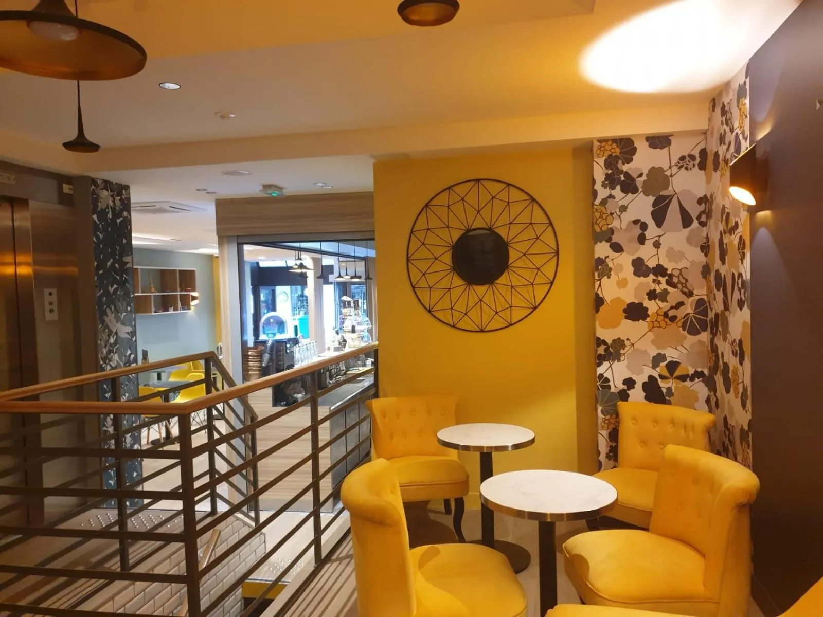 Hotel PARIS GAMBETTA- PANAMHOTEL-PERE LACHAISE