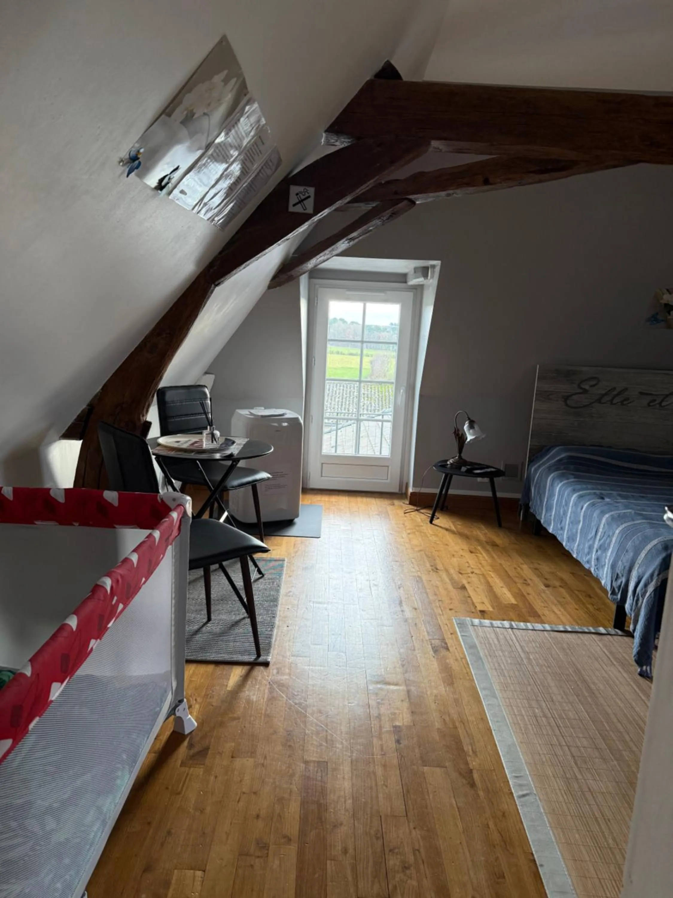 cot, Bed in La Costonnerie