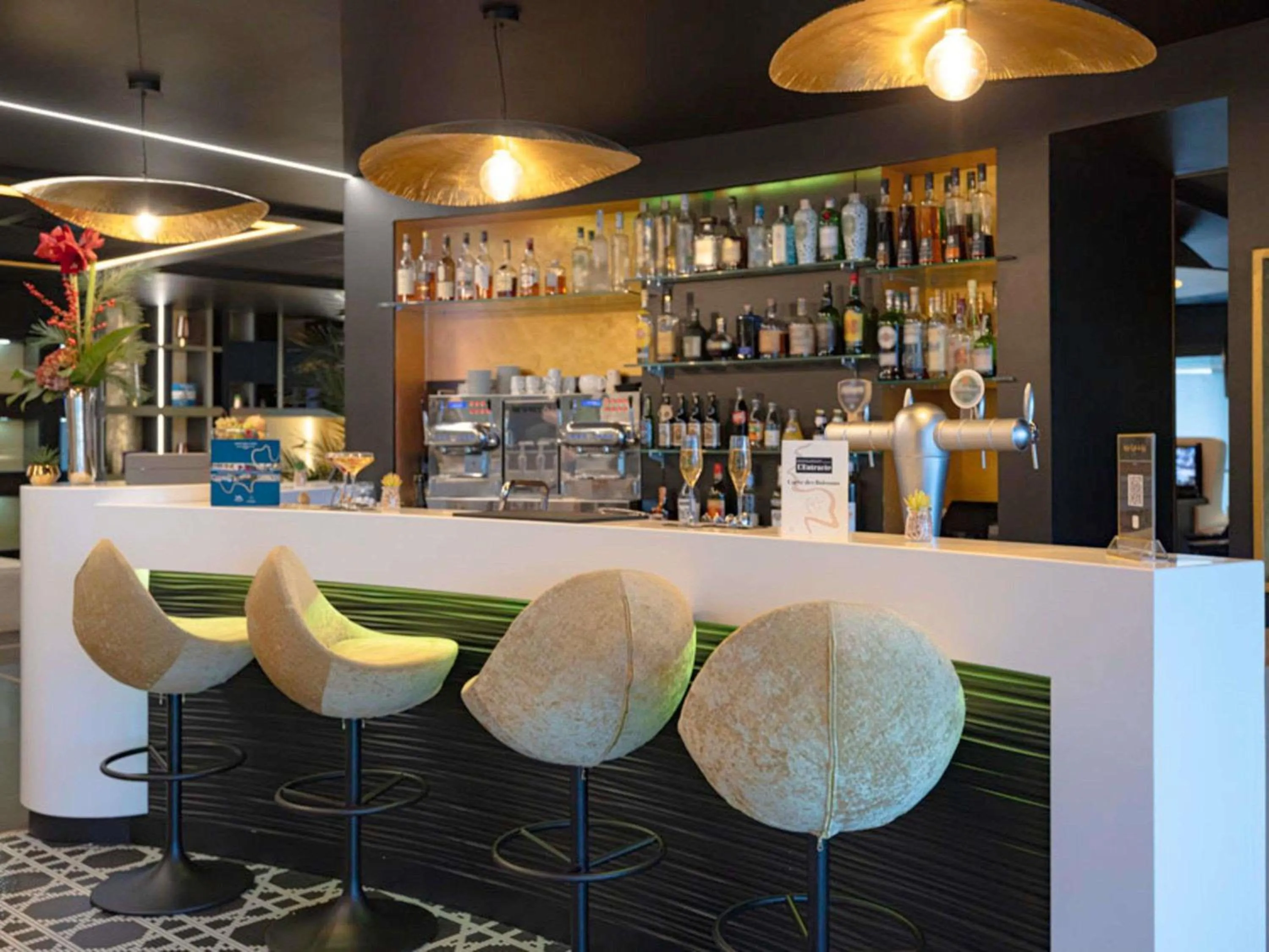 Lounge or bar in Mercure Orléans Centre Bords de Loire