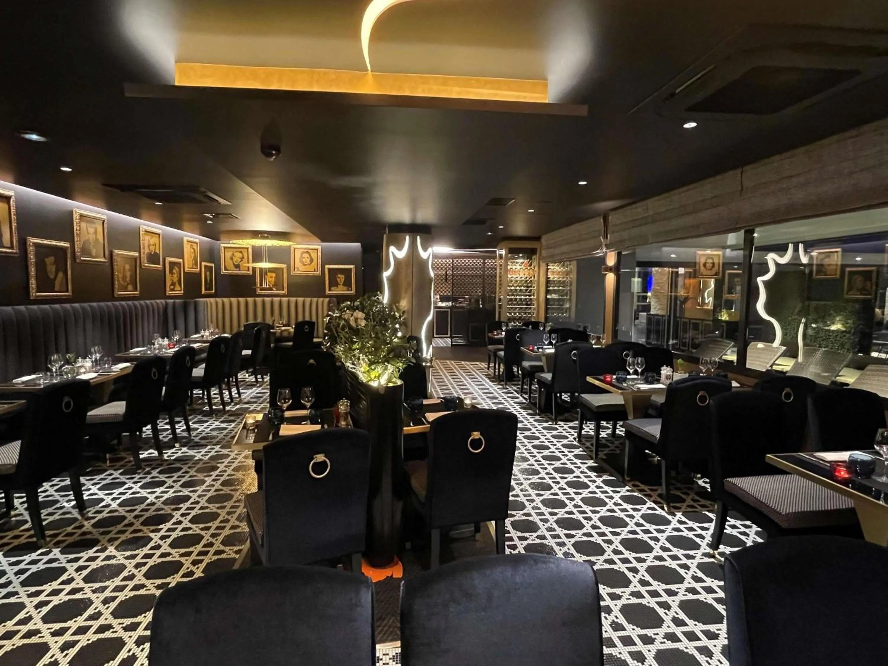 Restaurant/places to eat in Mercure Orléans Centre Bords de Loire