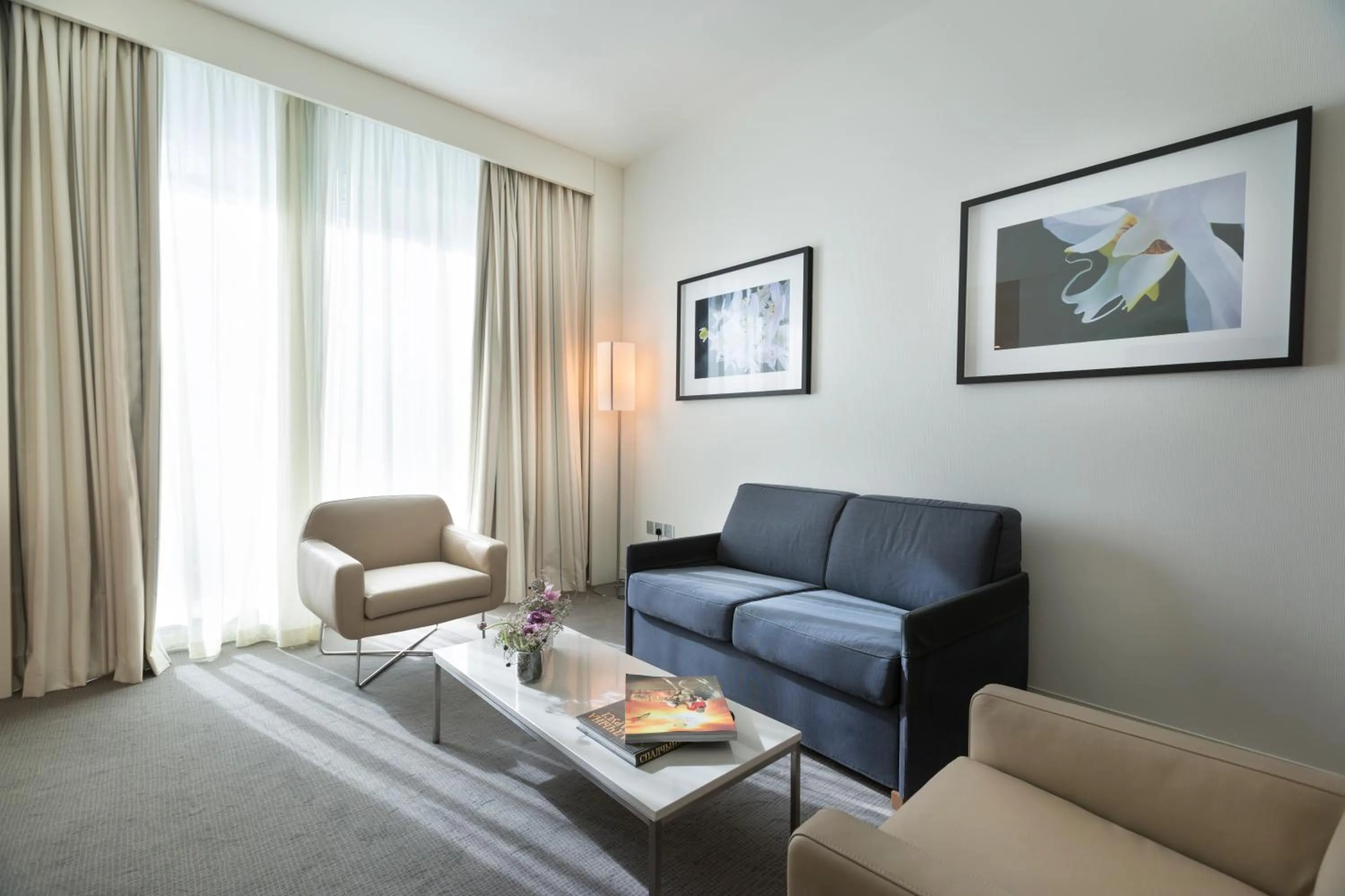 Living room in Novotel Abu Dhabi Al Bustan