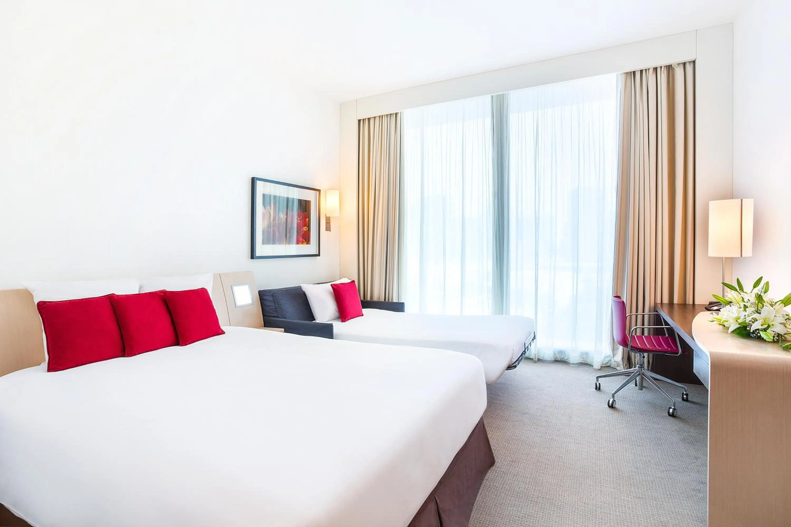 Bedroom, Bed in Novotel Abu Dhabi Al Bustan