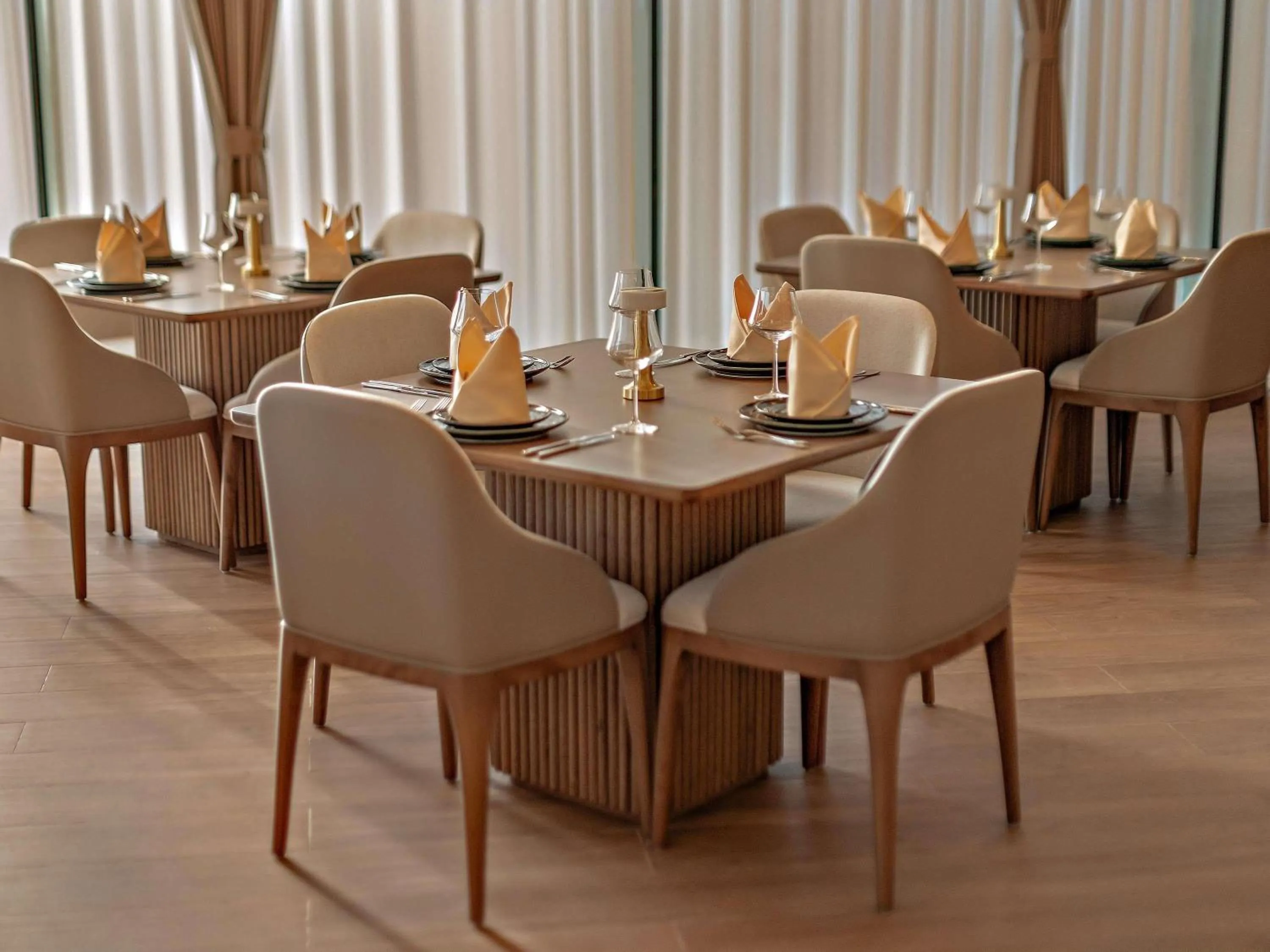 Restaurant/places to eat in Novotel Abu Dhabi Al Bustan