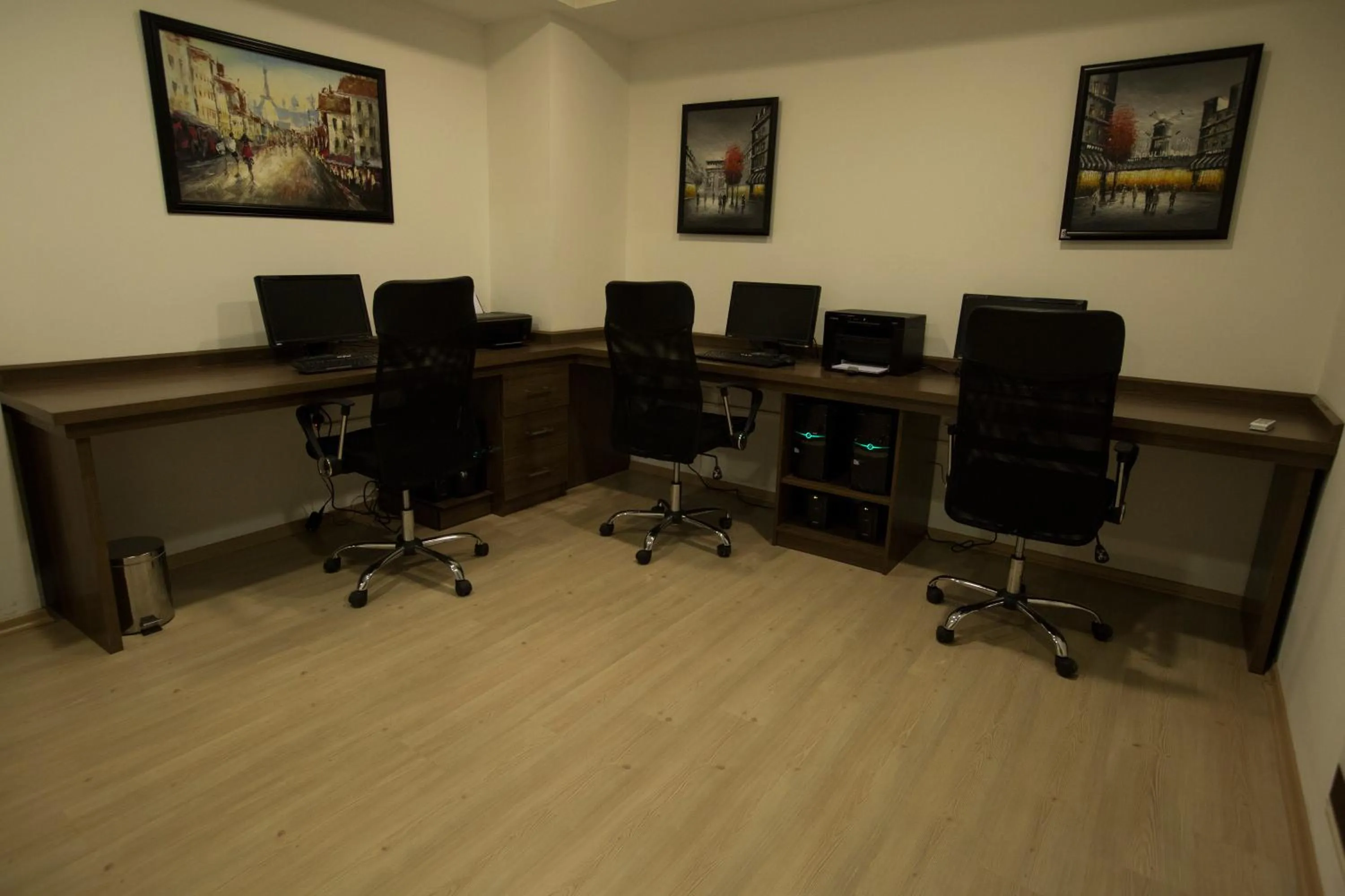 Business facilities in Fiori Hotel