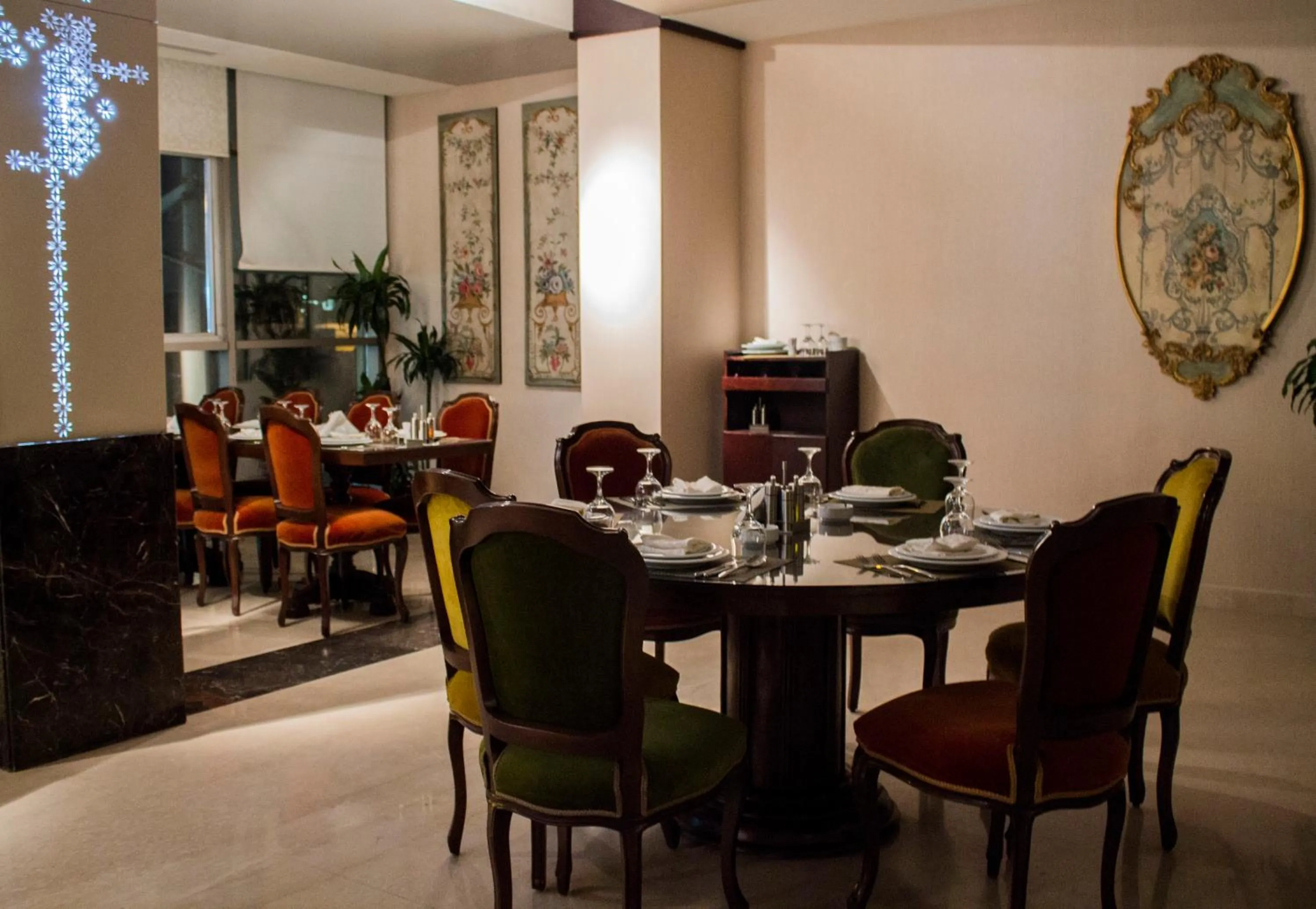 Restaurant/places to eat in Fiori Hotel