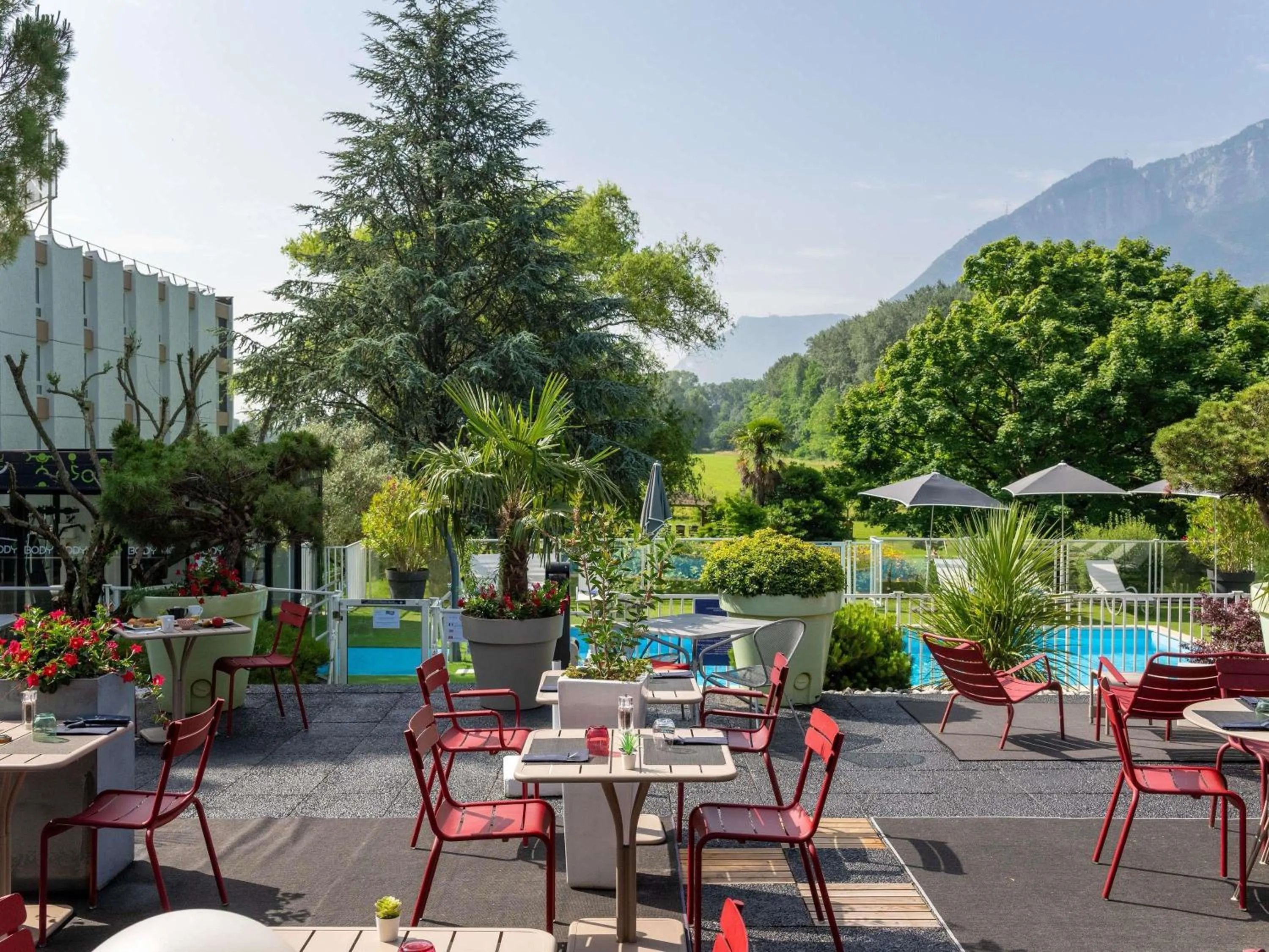 Restaurant/places to eat in Novotel Grenoble Nord Voreppe