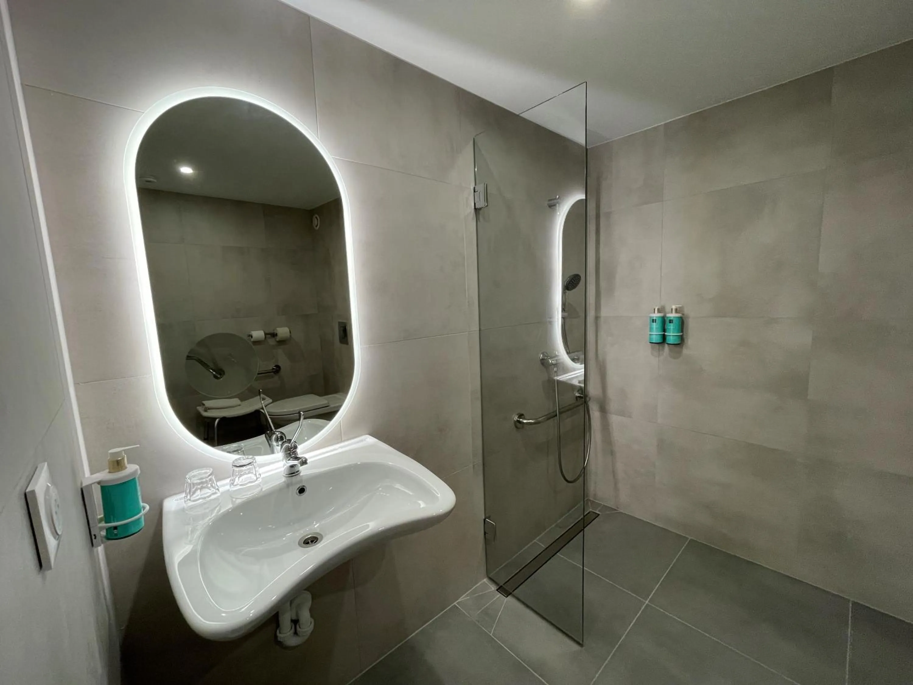 Bathroom in Novotel Grenoble Nord Voreppe