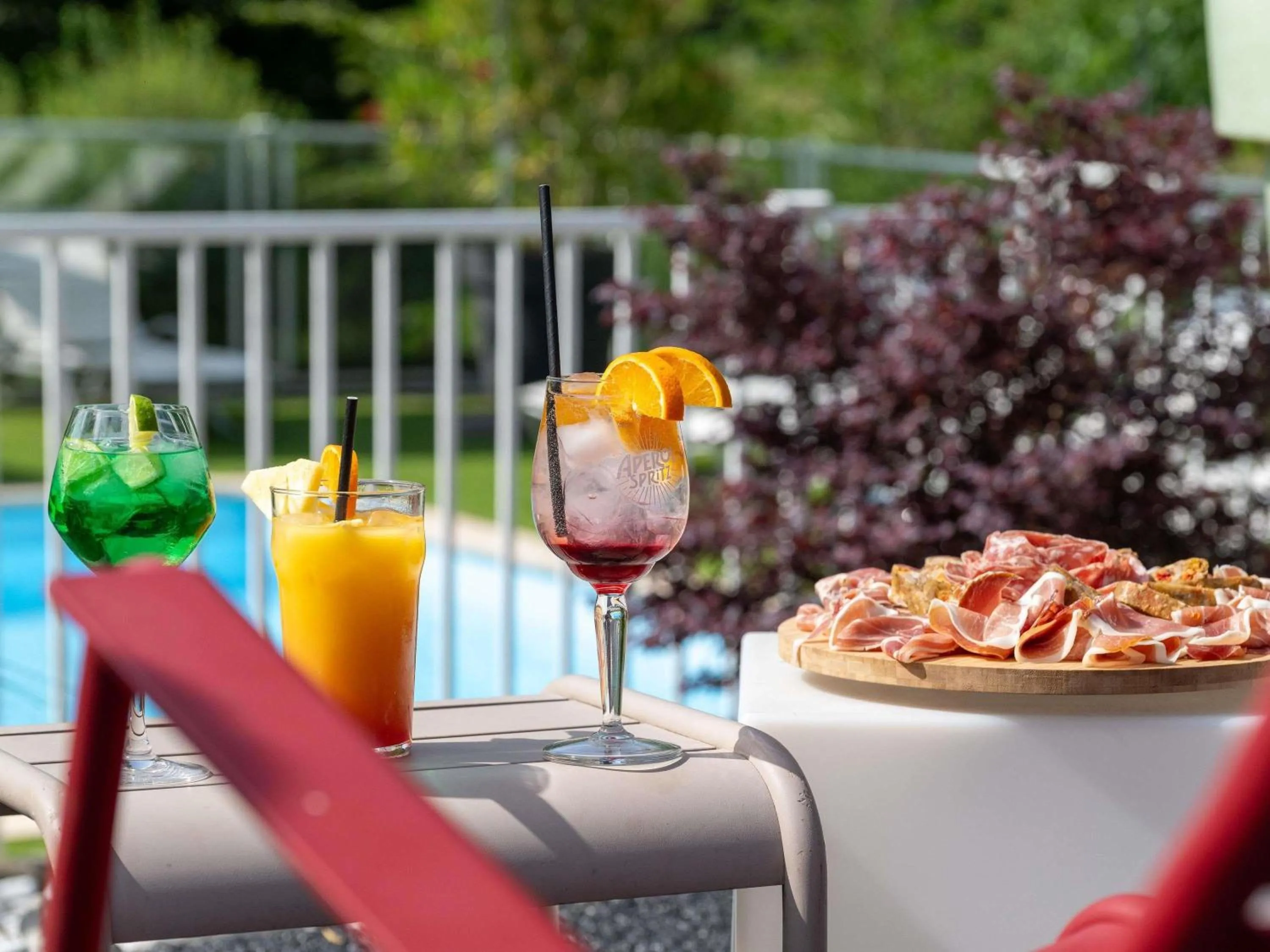 Lounge or bar in Novotel Grenoble Nord Voreppe