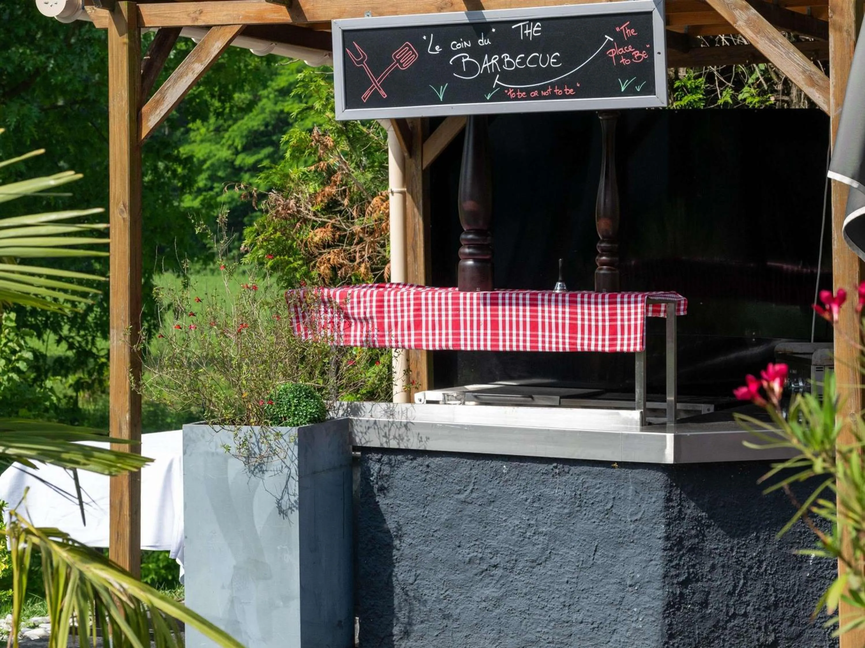 Restaurant/places to eat in Novotel Grenoble Nord Voreppe