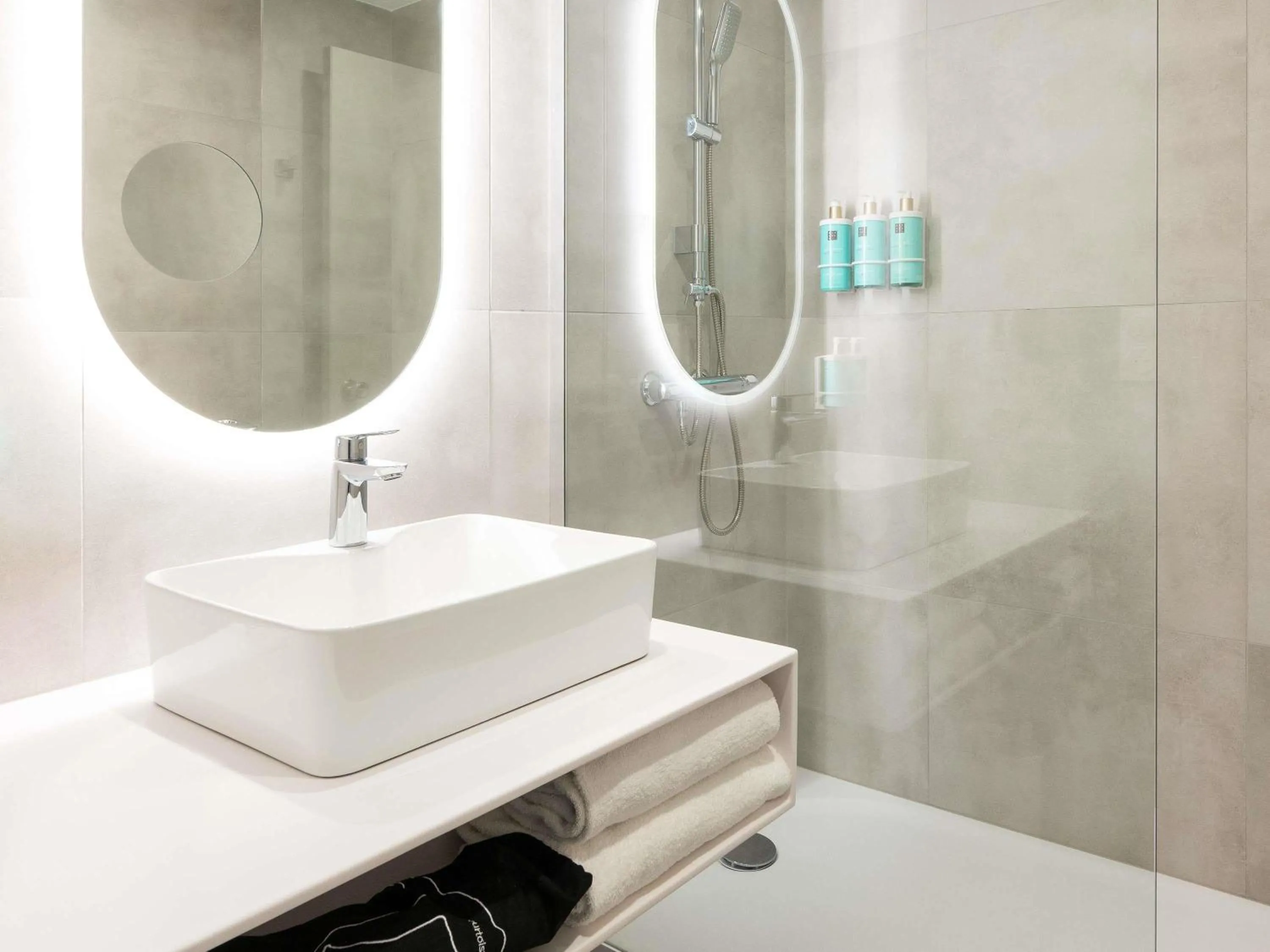 Bedroom in Novotel Grenoble Nord Voreppe