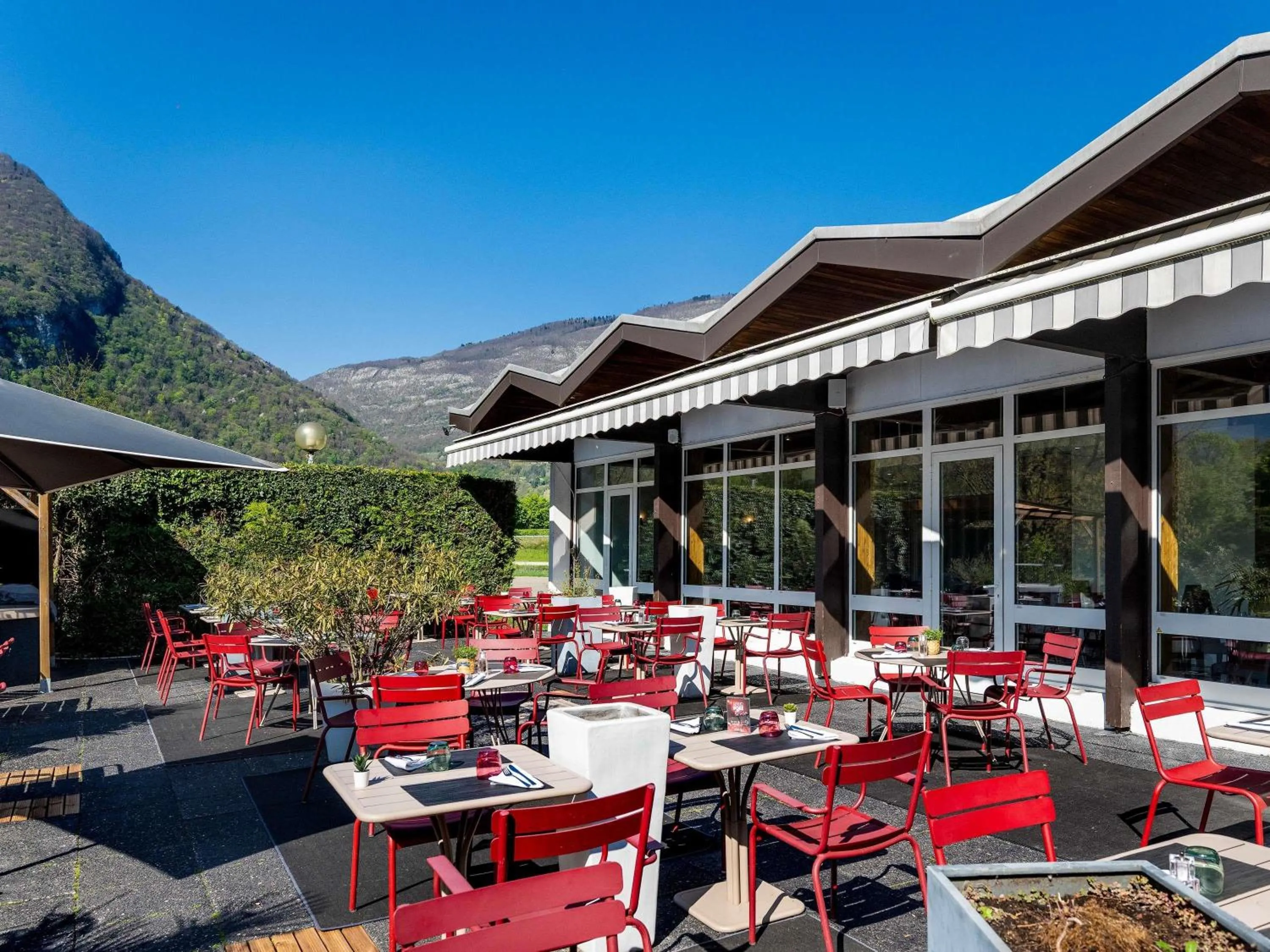Restaurant/places to eat in Novotel Grenoble Nord Voreppe