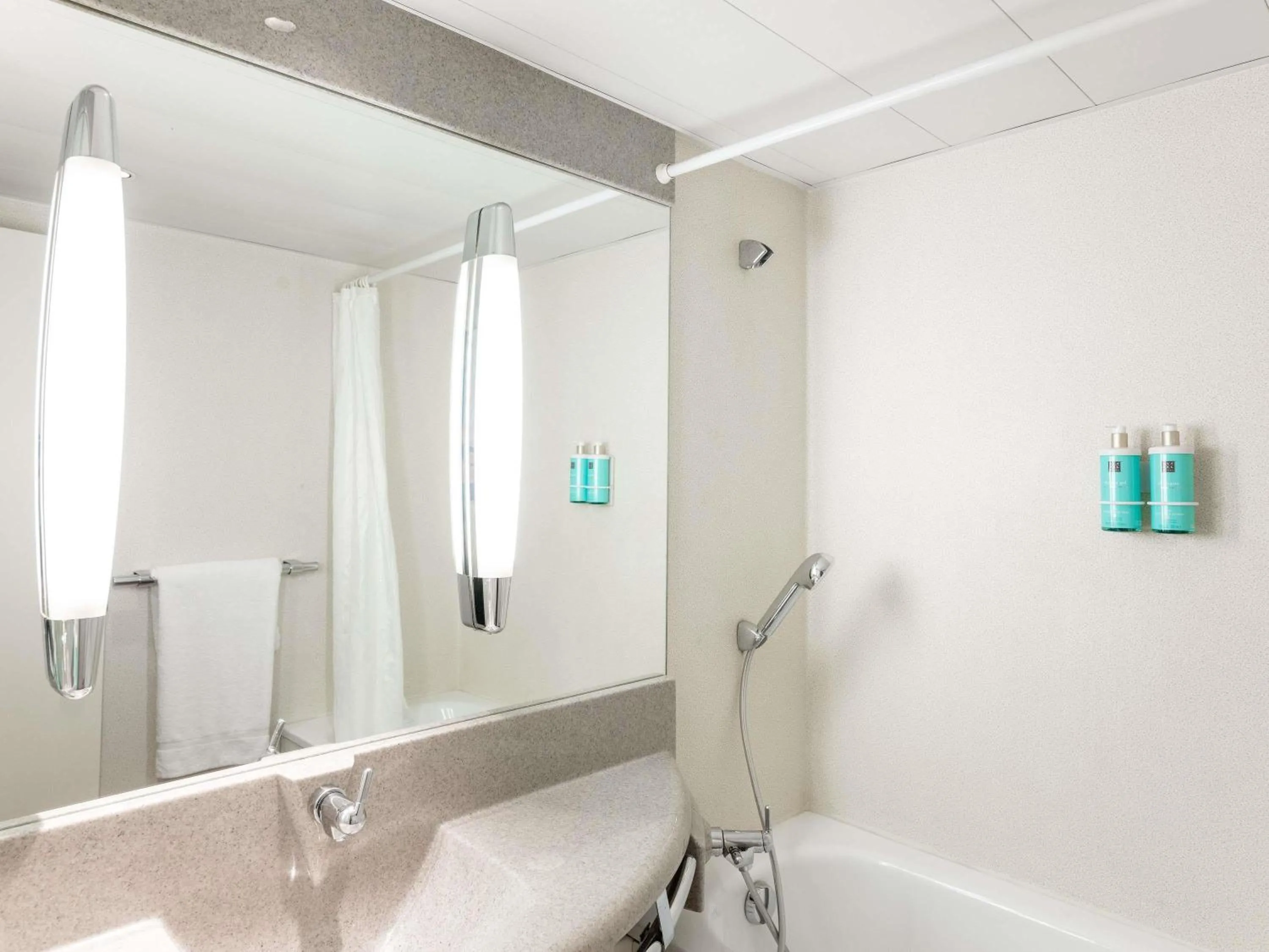 Bedroom in Novotel Grenoble Nord Voreppe