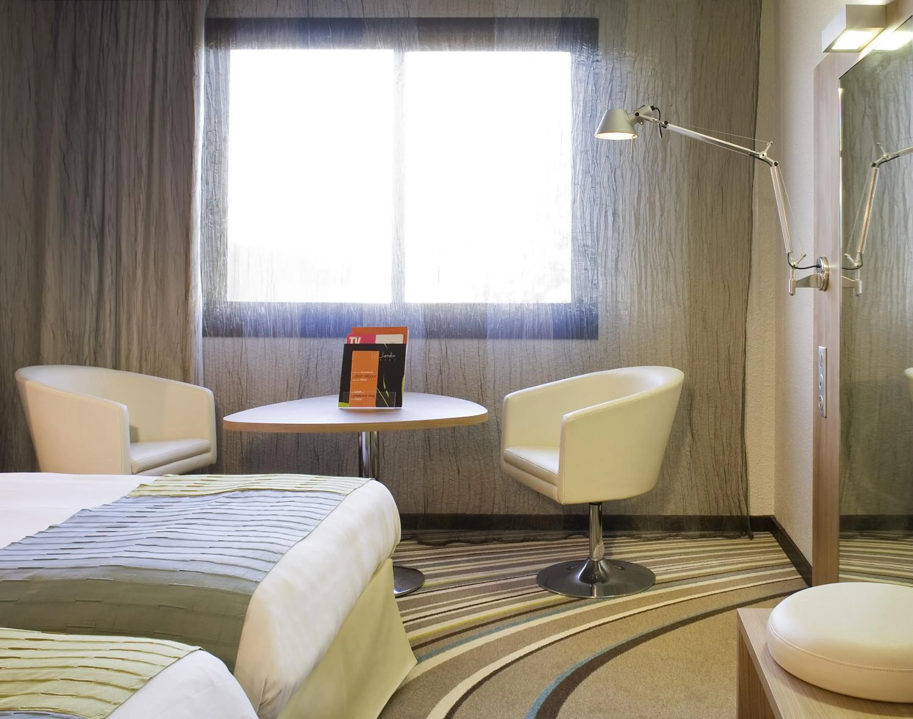 Bedroom, Bed in Mercure Angers Centre de Congrès