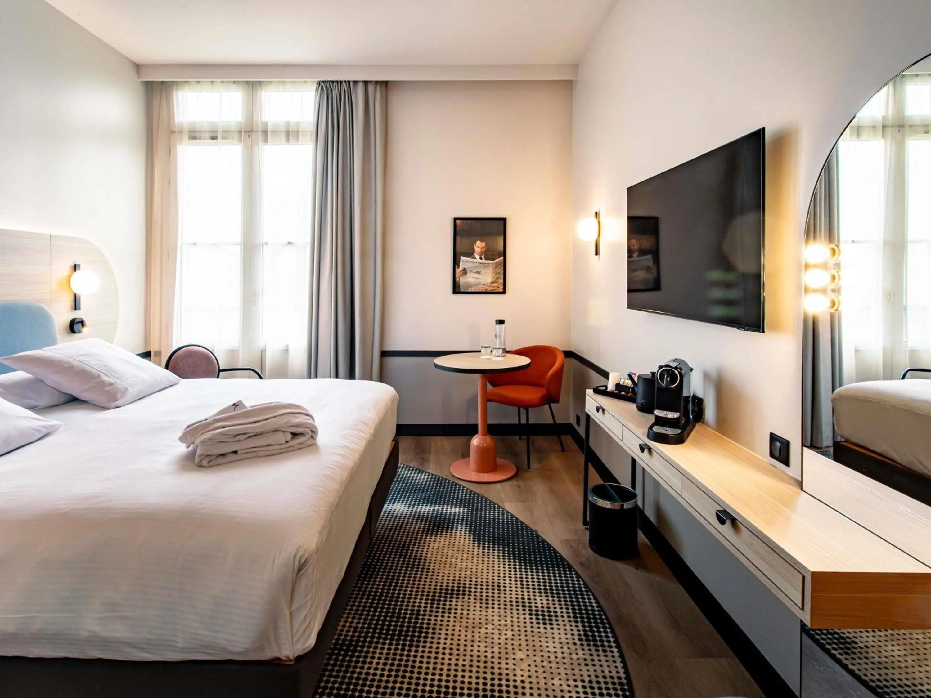 Bedroom, Bed in Mercure Angoulême Hôtel de France