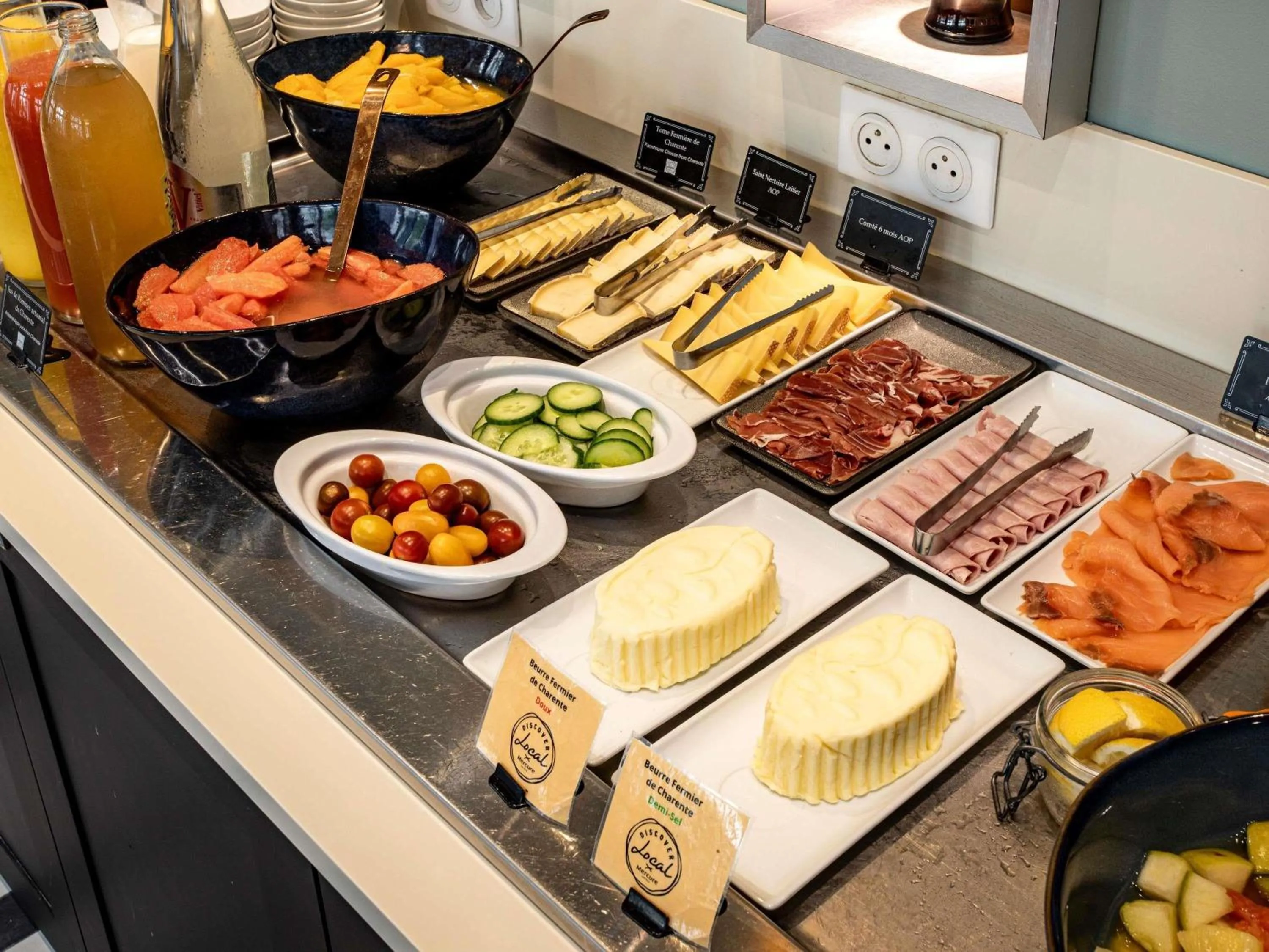 Breakfast in Mercure Angoulême Hôtel de France