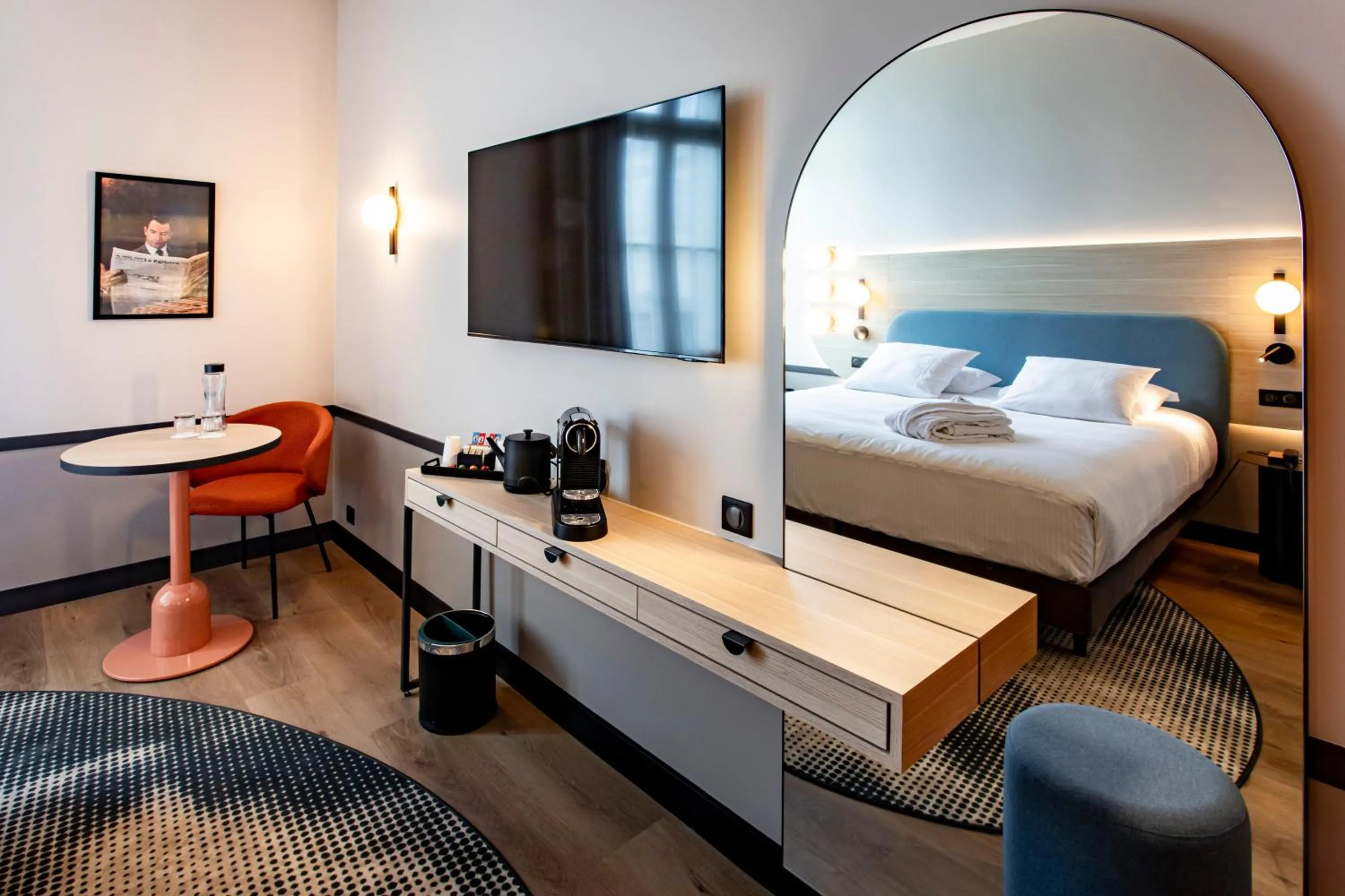 Bedroom, Bed in Mercure Angoulême Hôtel de France