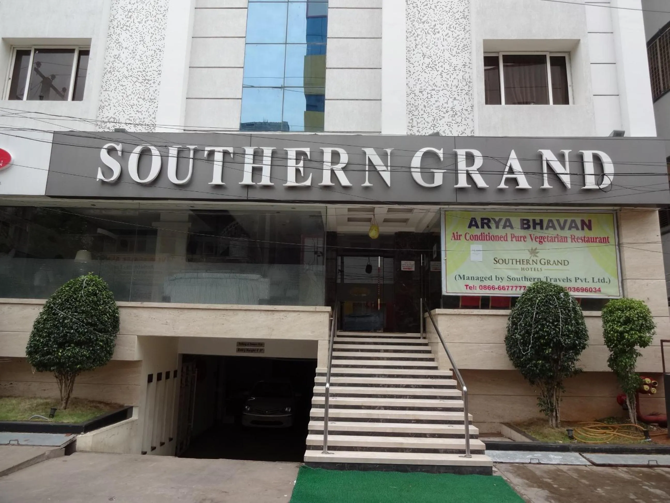 Facade/entrance in Hotel Southern Grand