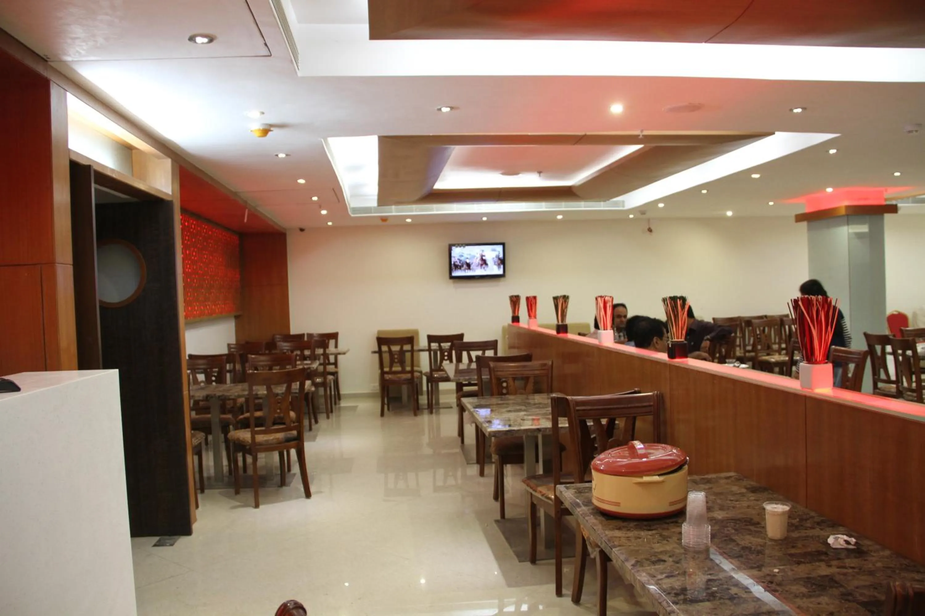 Restaurant/places to eat in Hotel Southern Grand