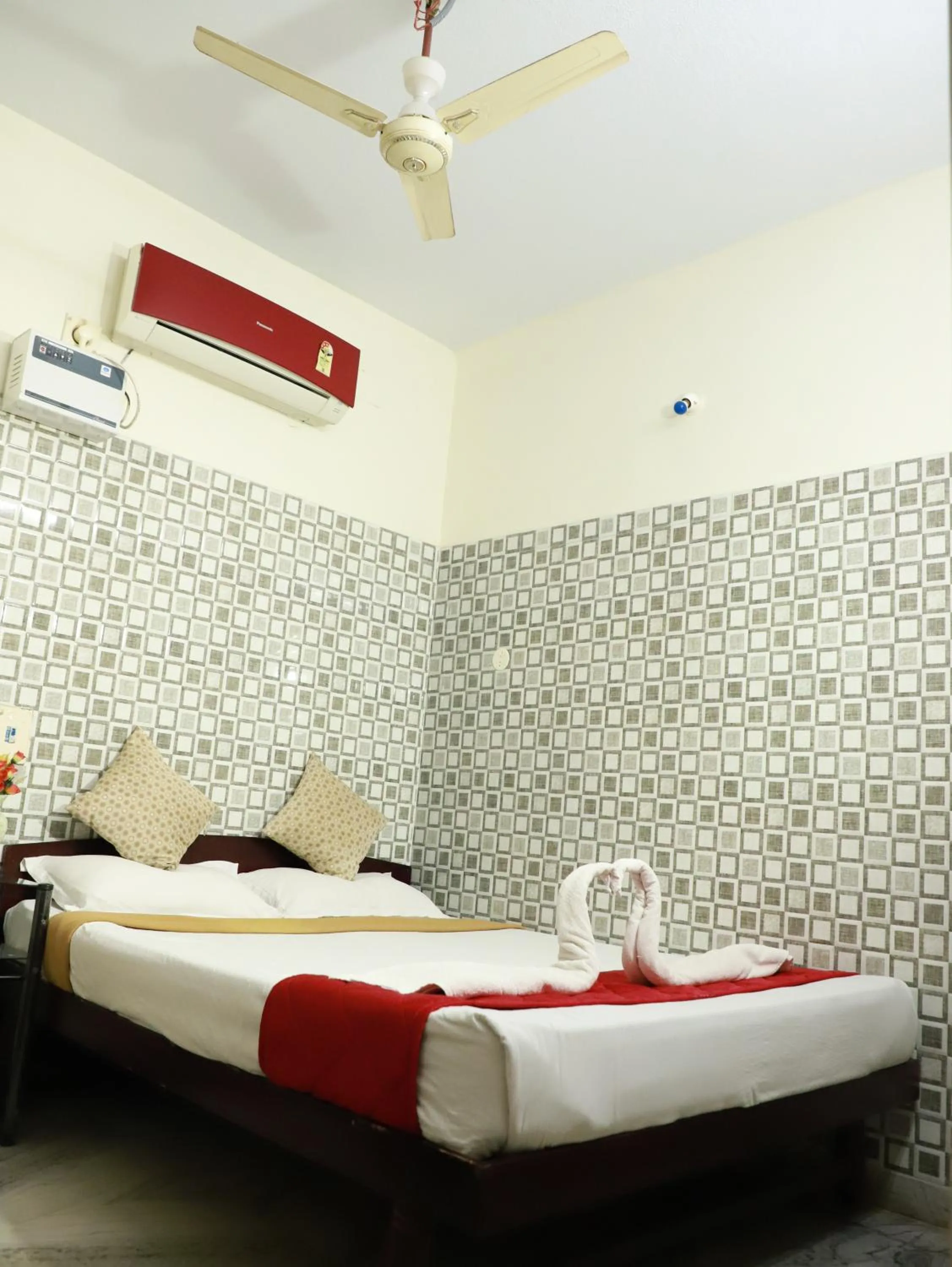 Bed in Just Guest House, Chennai Airport