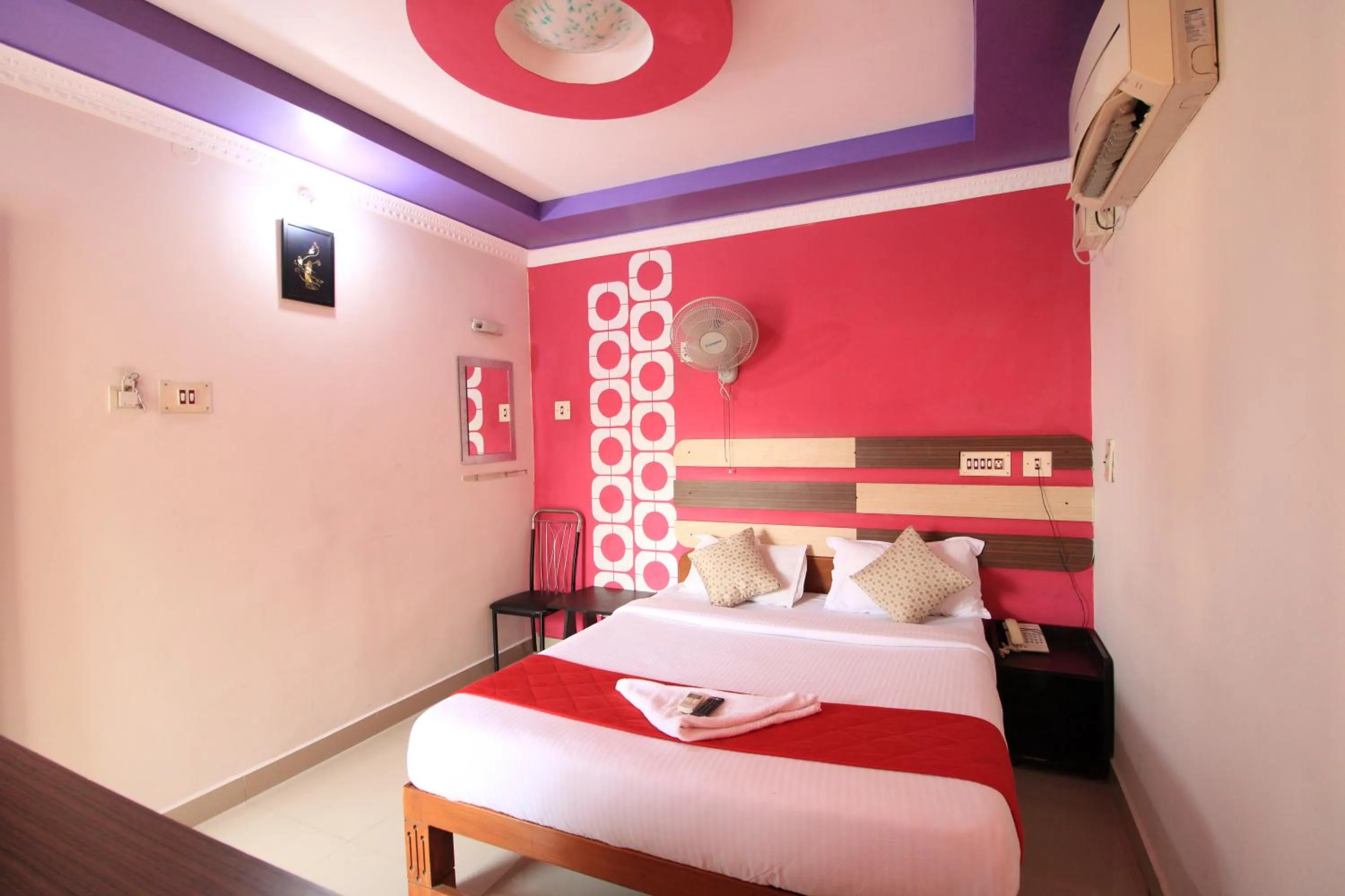 Bed in Just Guest House, Chennai Airport