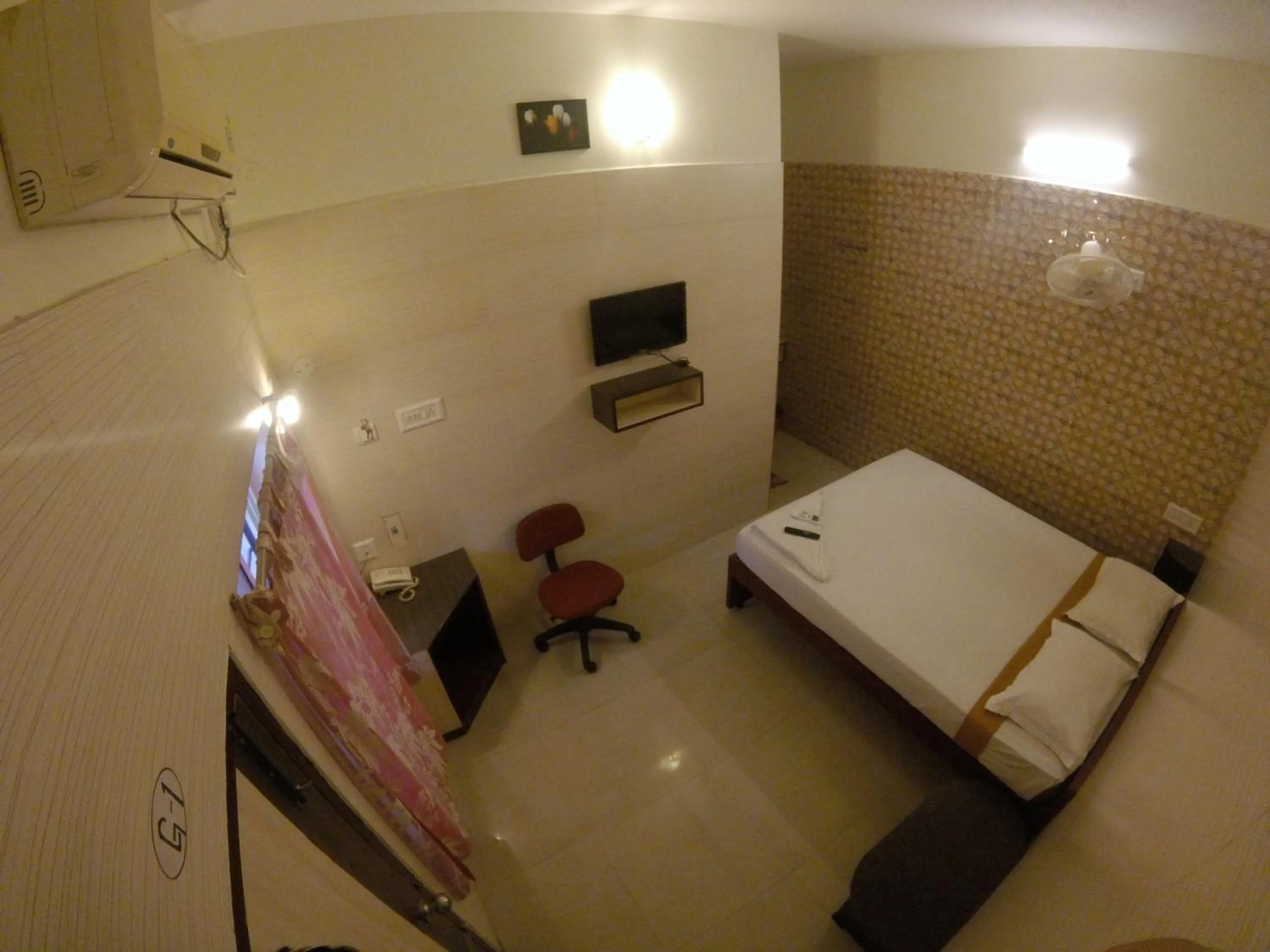 Photo of the whole room, Bed in Just Guest House, Chennai Airport