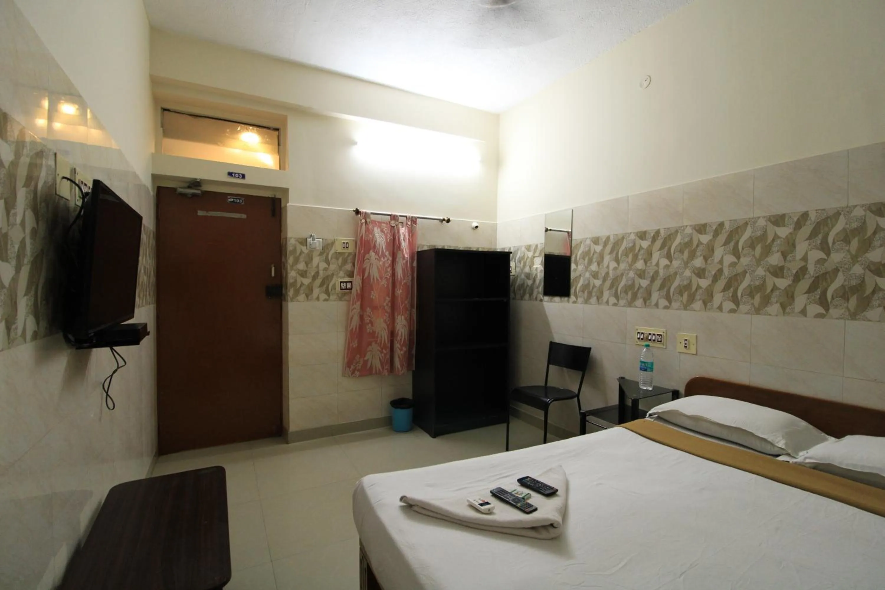 Bed in Just Guest House, Chennai Airport