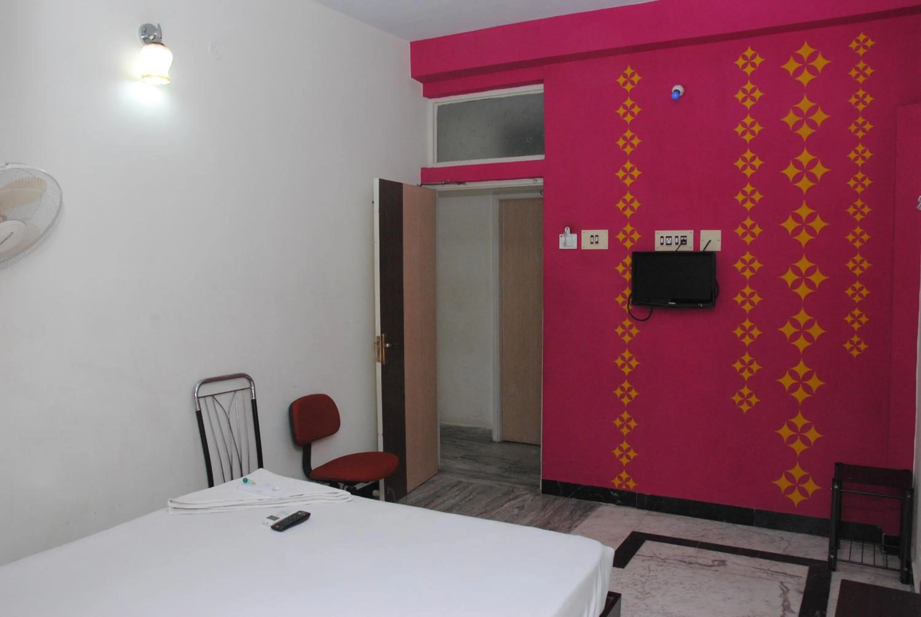 Bedroom in Just Guest House, Chennai Airport