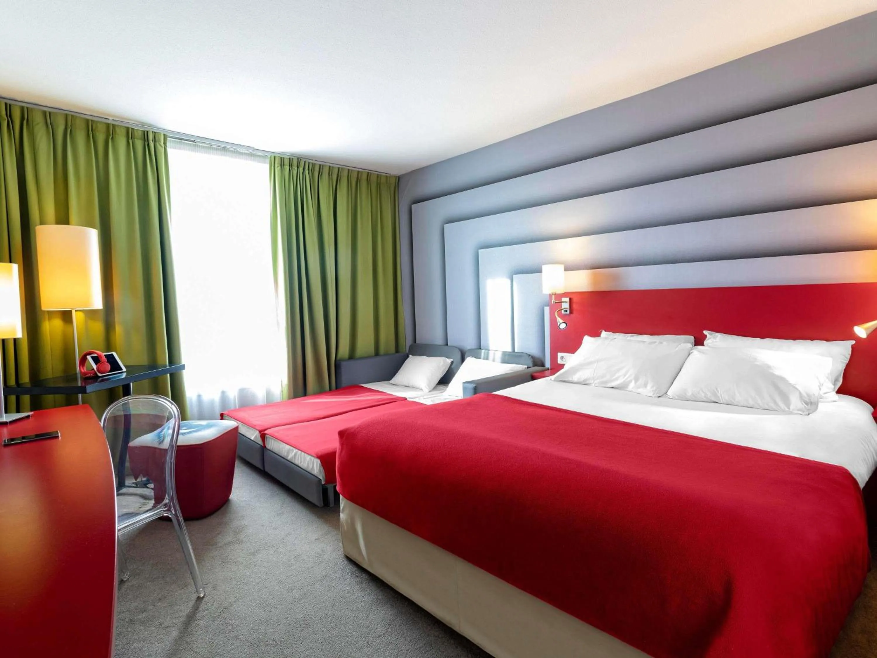 Bedroom, Bed in ibis Styles Avignon Sud