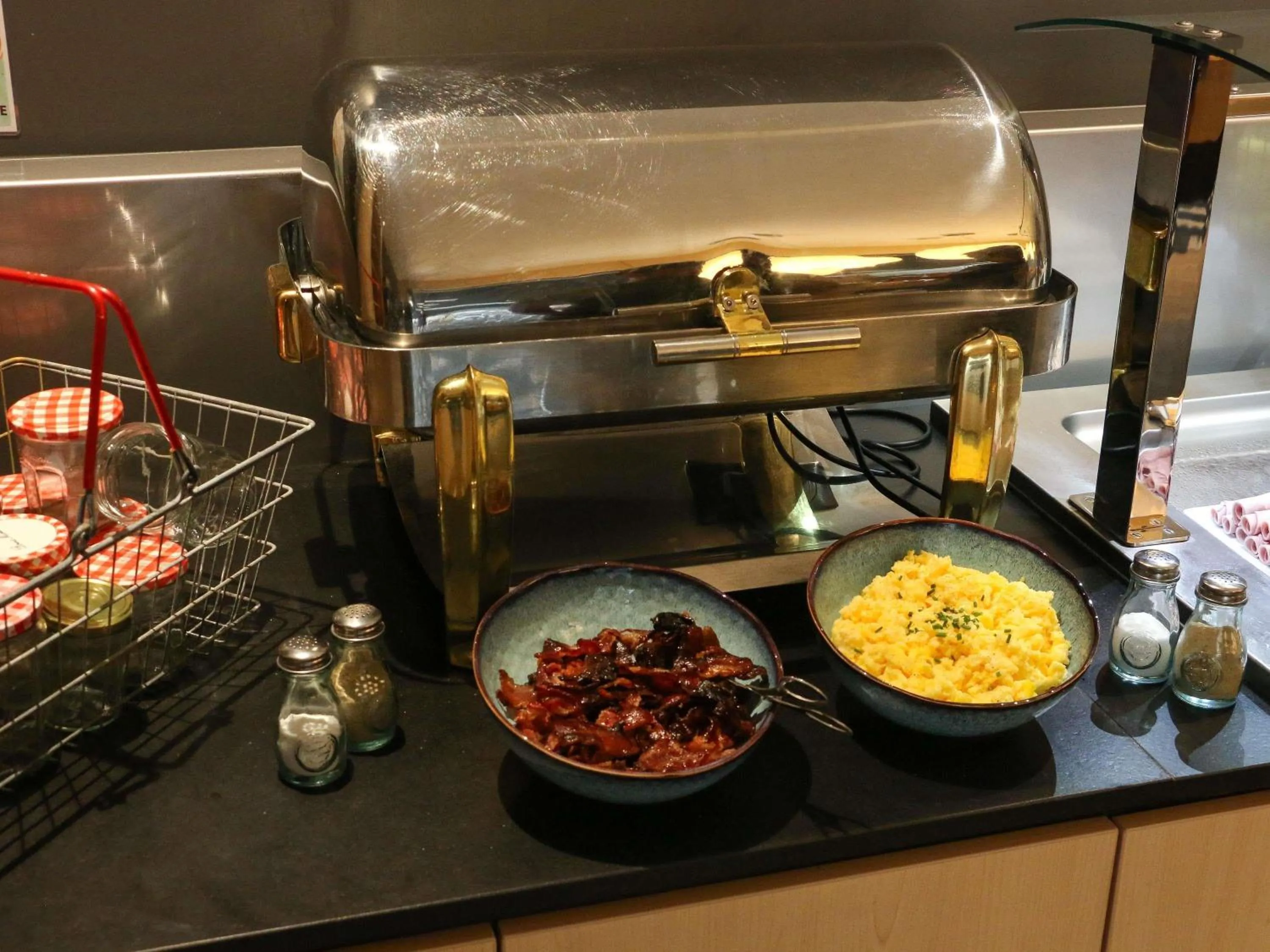 Breakfast in ibis Styles Avignon Sud