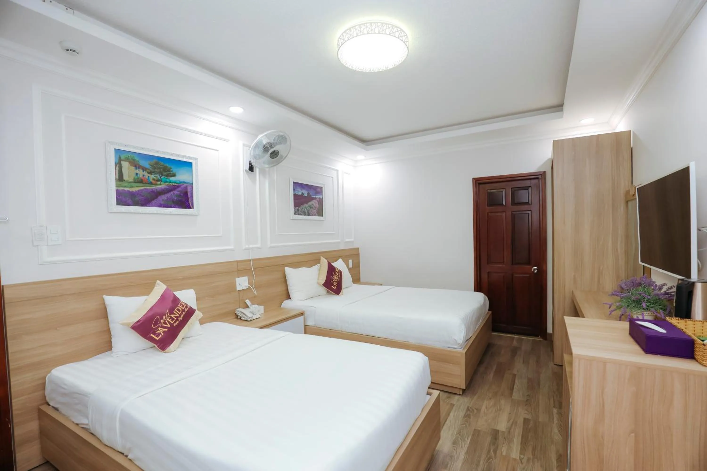 Photo of the whole room, Bed in Sweet Lavender Hotel