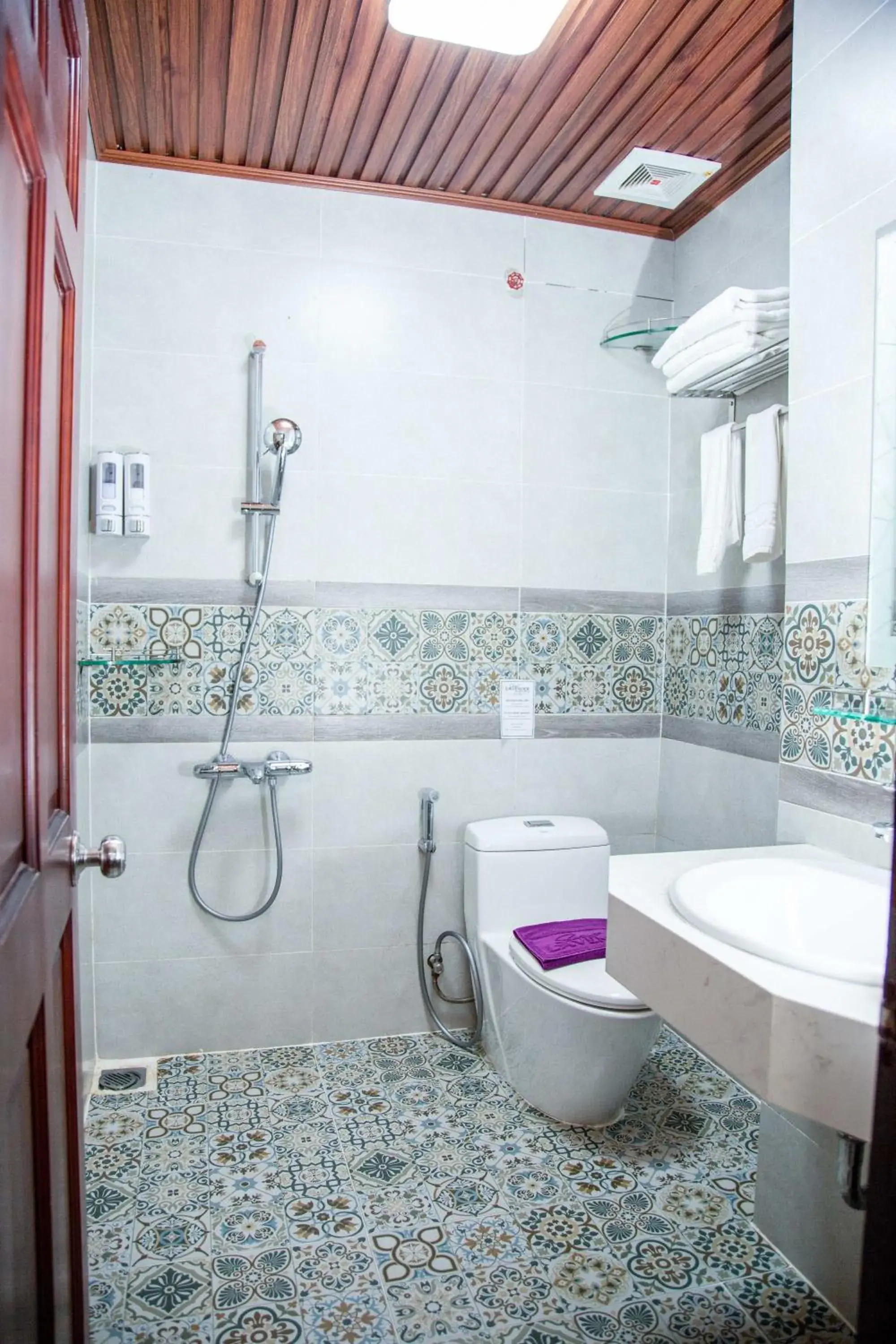 Superior Triple Room in Sweet Lavender Hotel Superior Triple Room in Sweet Lavender Hotel