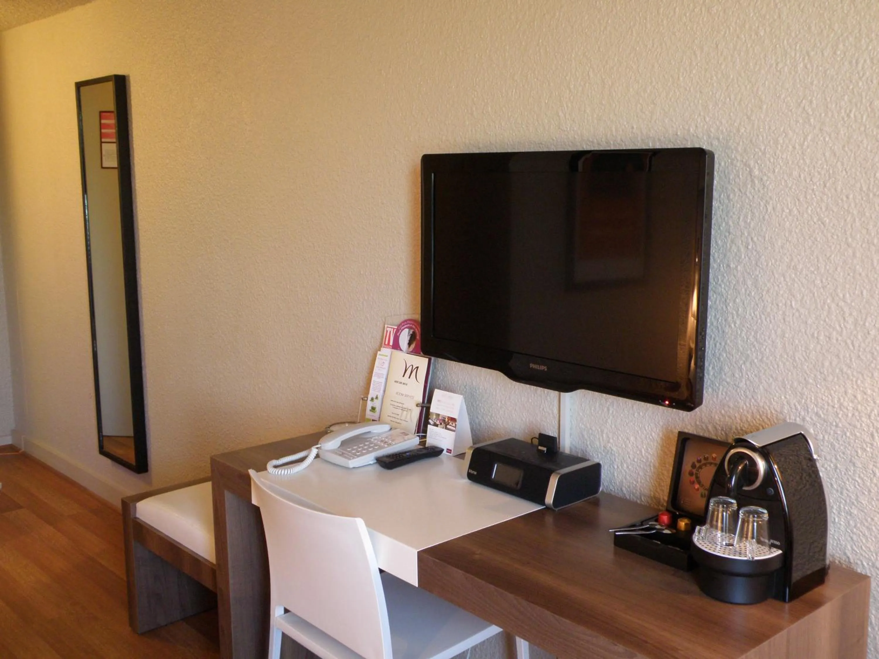 Coffee/tea facilities in Mercure Brive