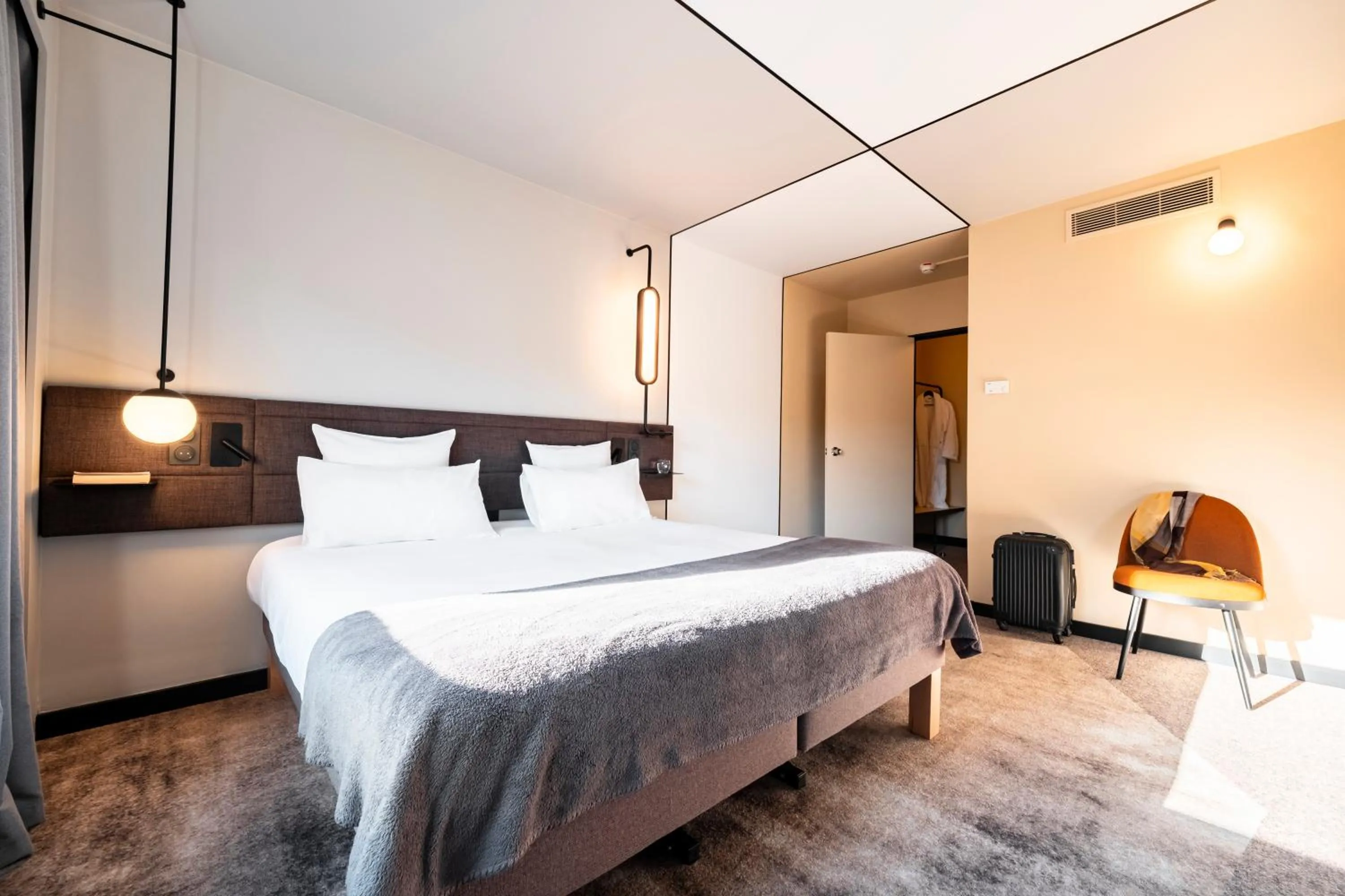 Bed in Novotel Belfort Centre Atria