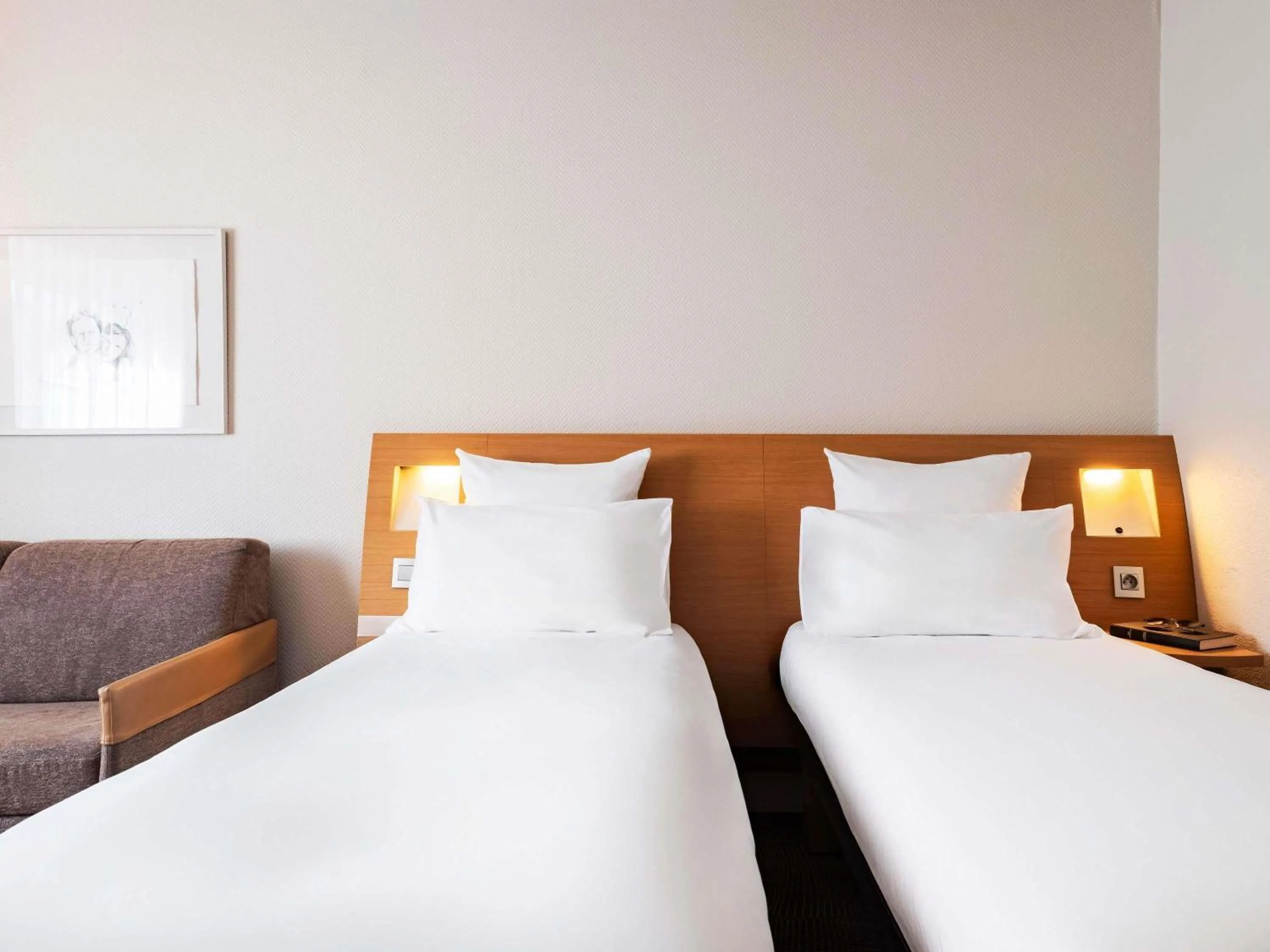 Bedroom, Bed in Novotel Belfort Centre Atria