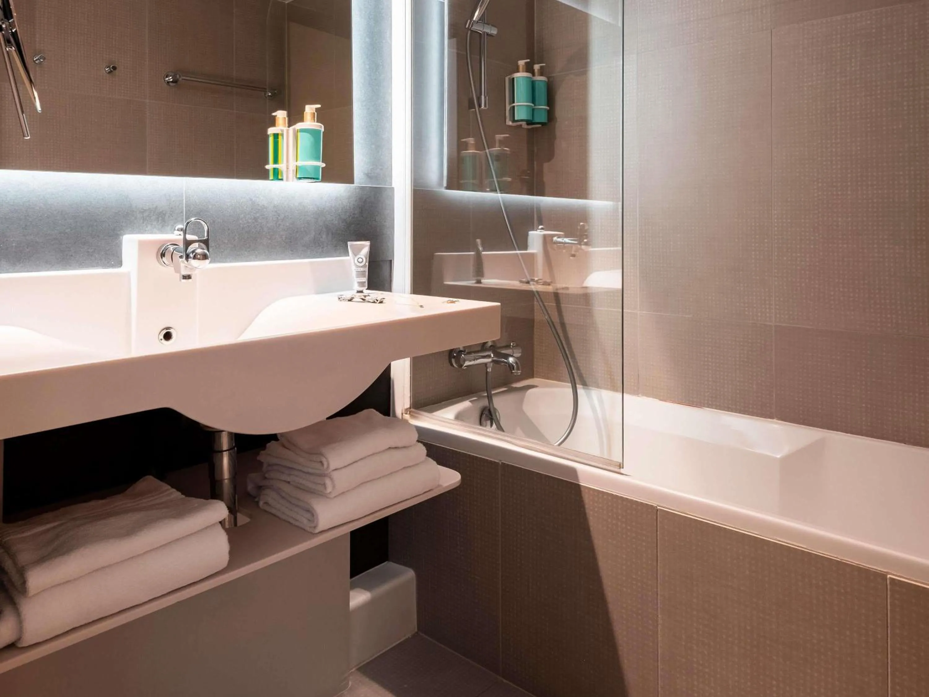 Bedroom in Novotel Belfort Centre Atria