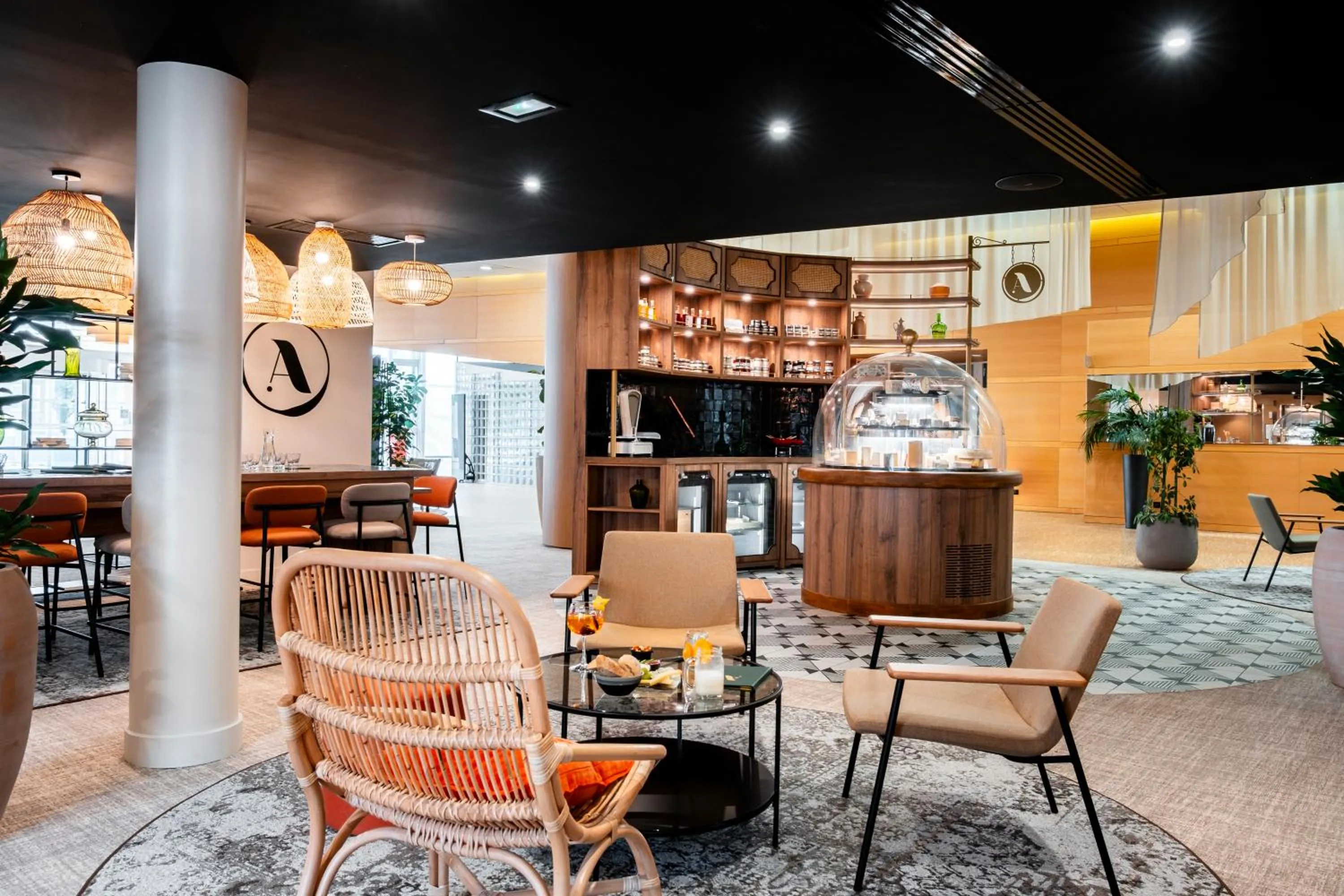 Restaurant/places to eat in Novotel Belfort Centre Atria