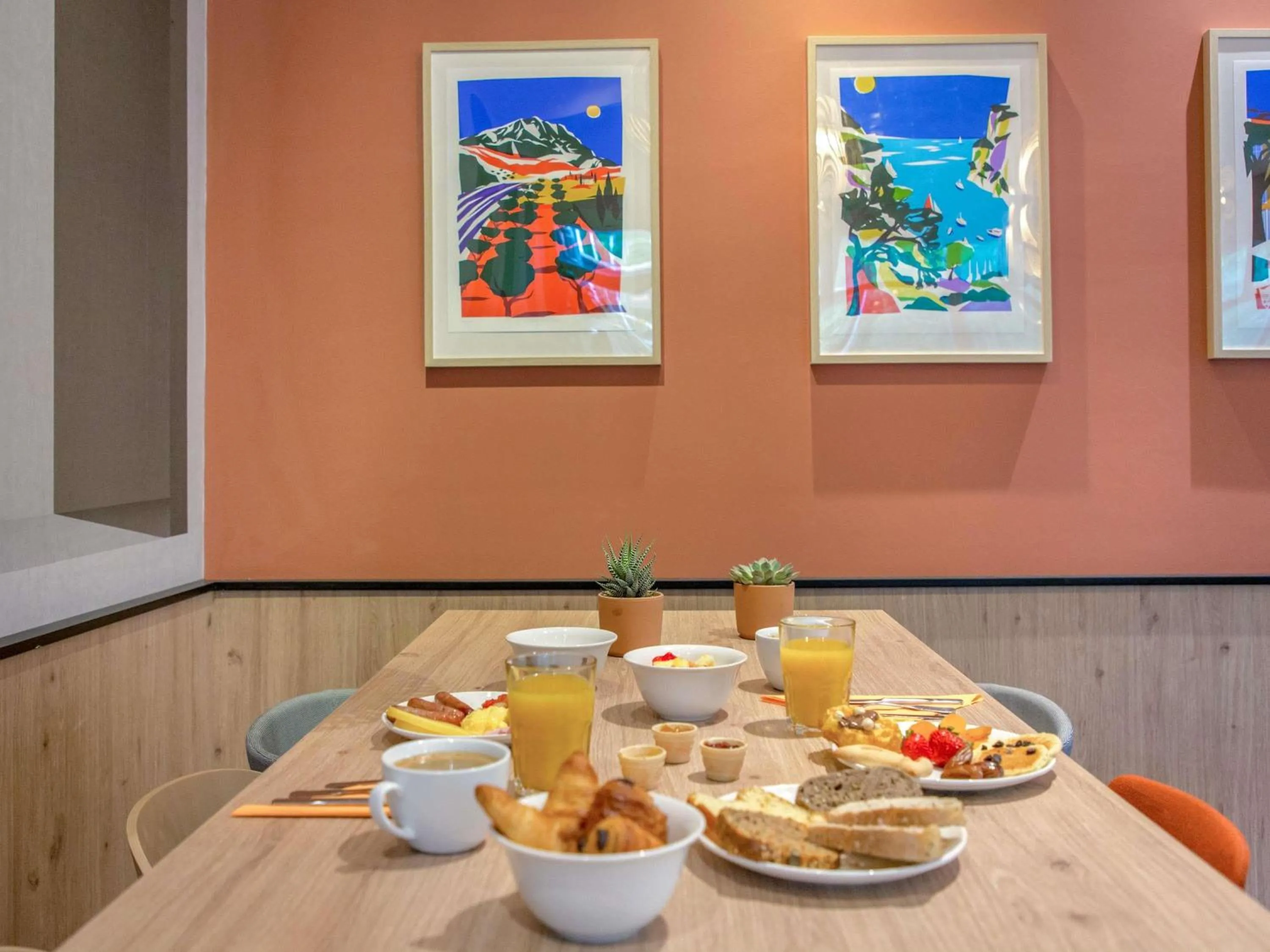 Breakfast in Novotel Aix-en-Provence Pont de L'Arc