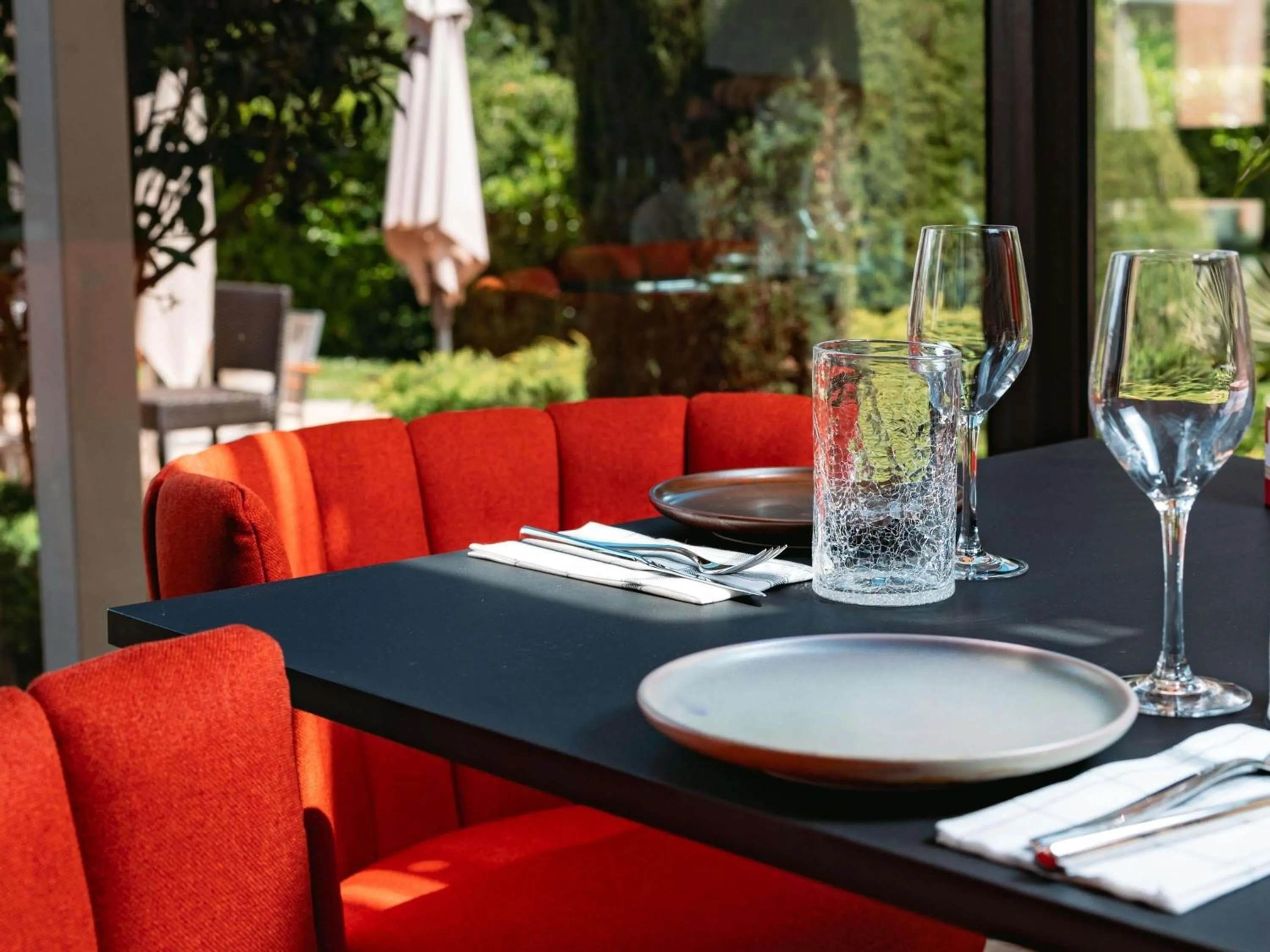 Restaurant/places to eat in Novotel Aix-en-Provence Pont de L'Arc