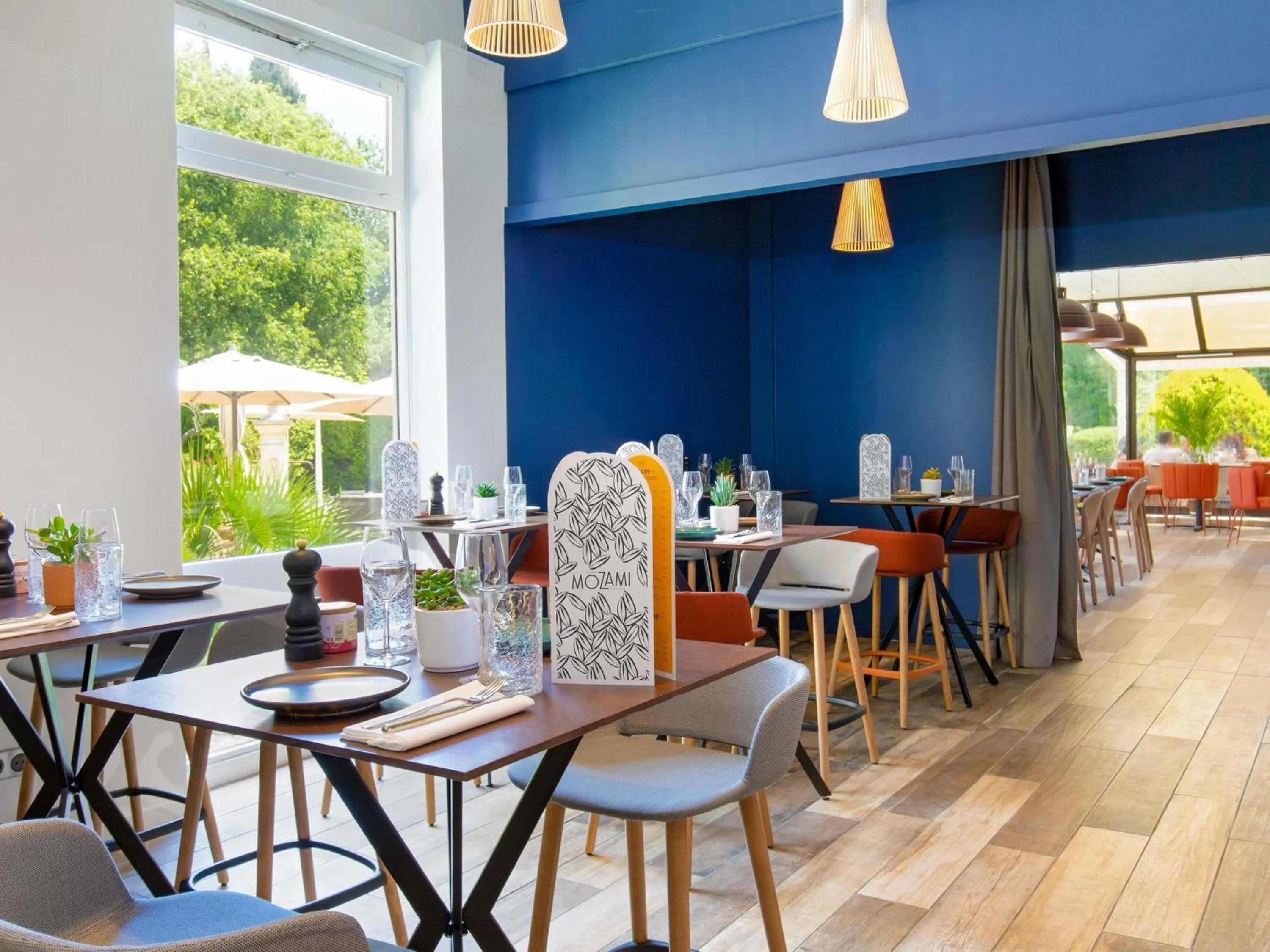 Lounge or bar in Novotel Aix-en-Provence Pont de L'Arc