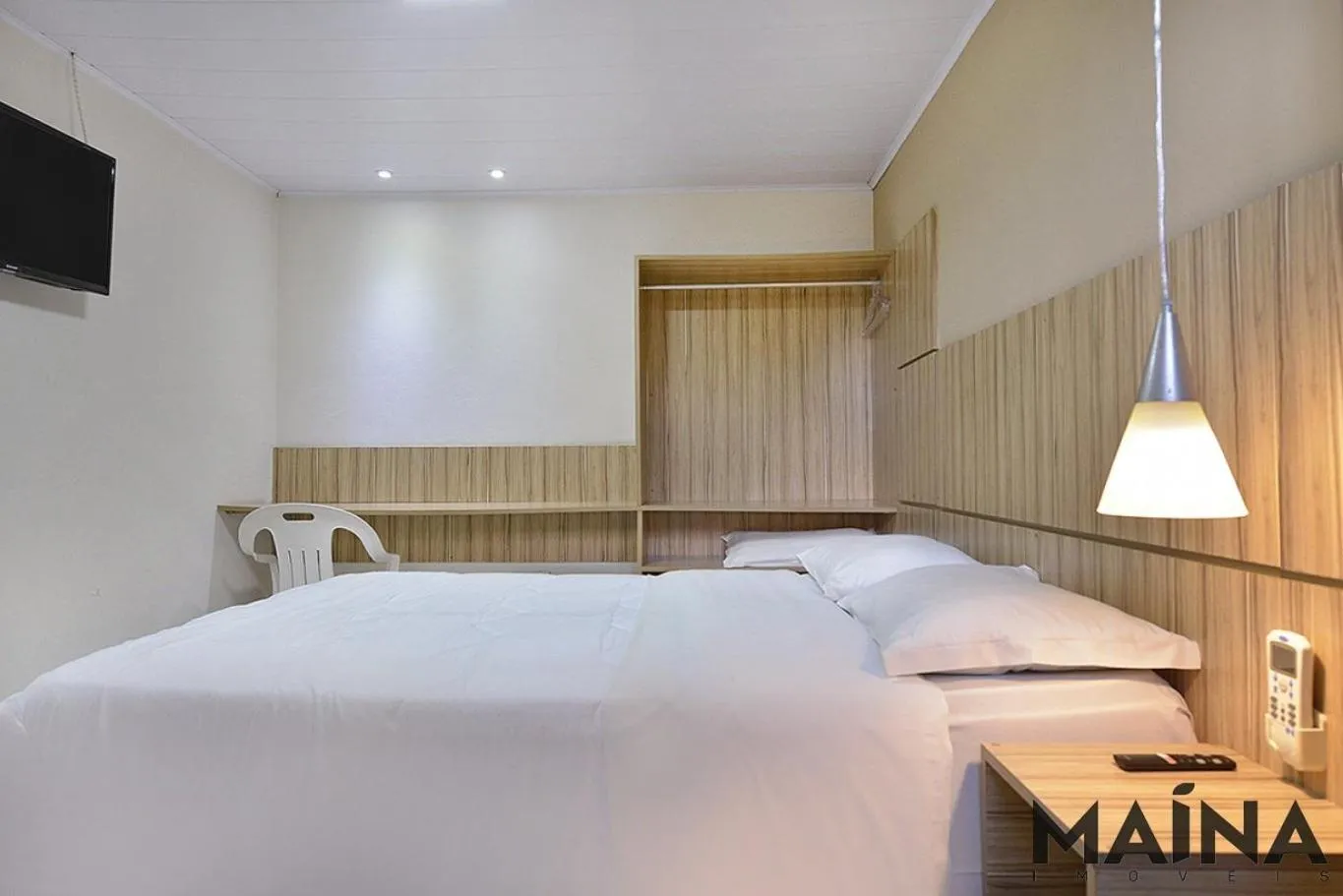 Bed in Presto Hotel