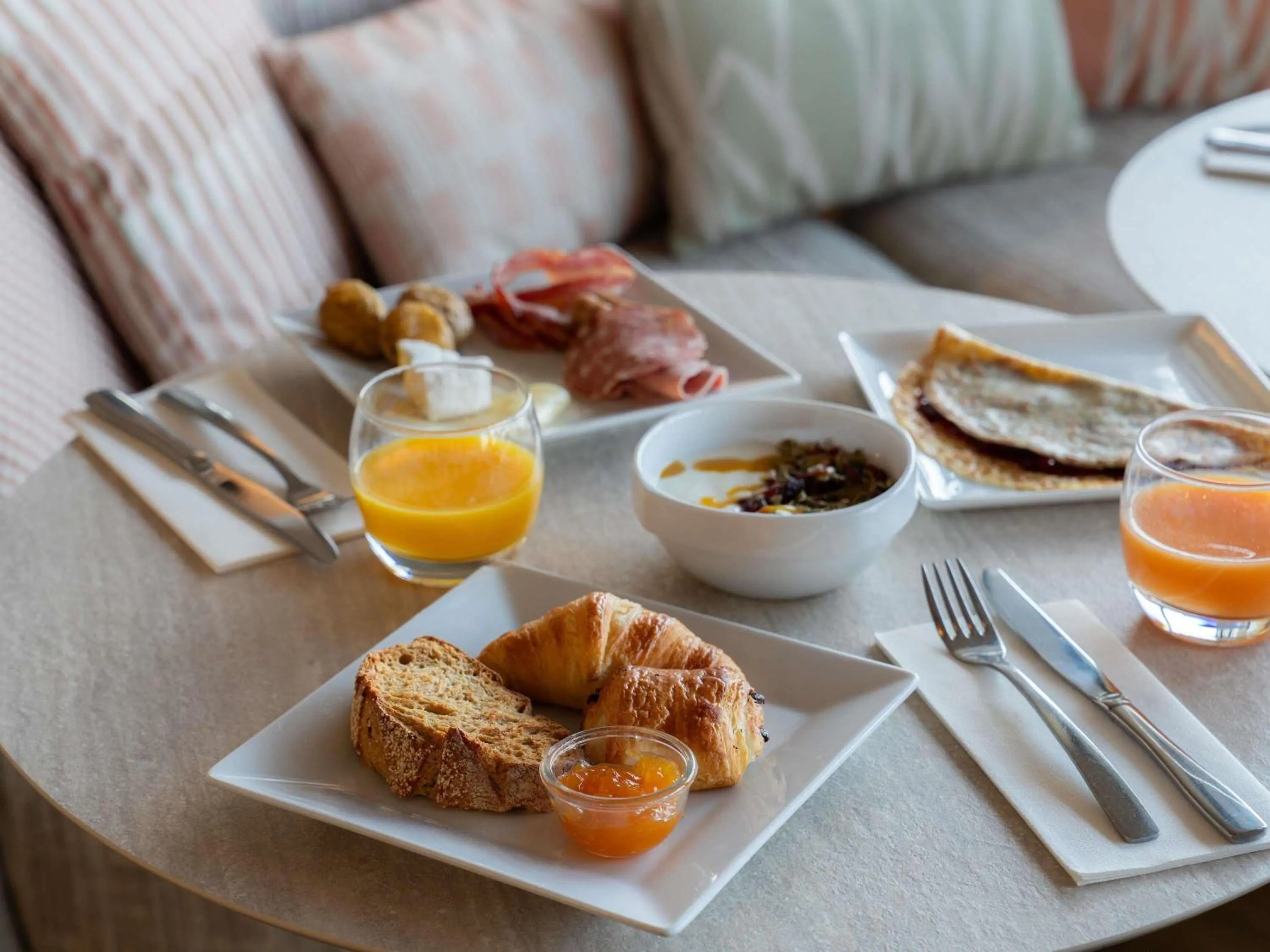 Breakfast in Mercure Paris Ivry Quai De Seine
