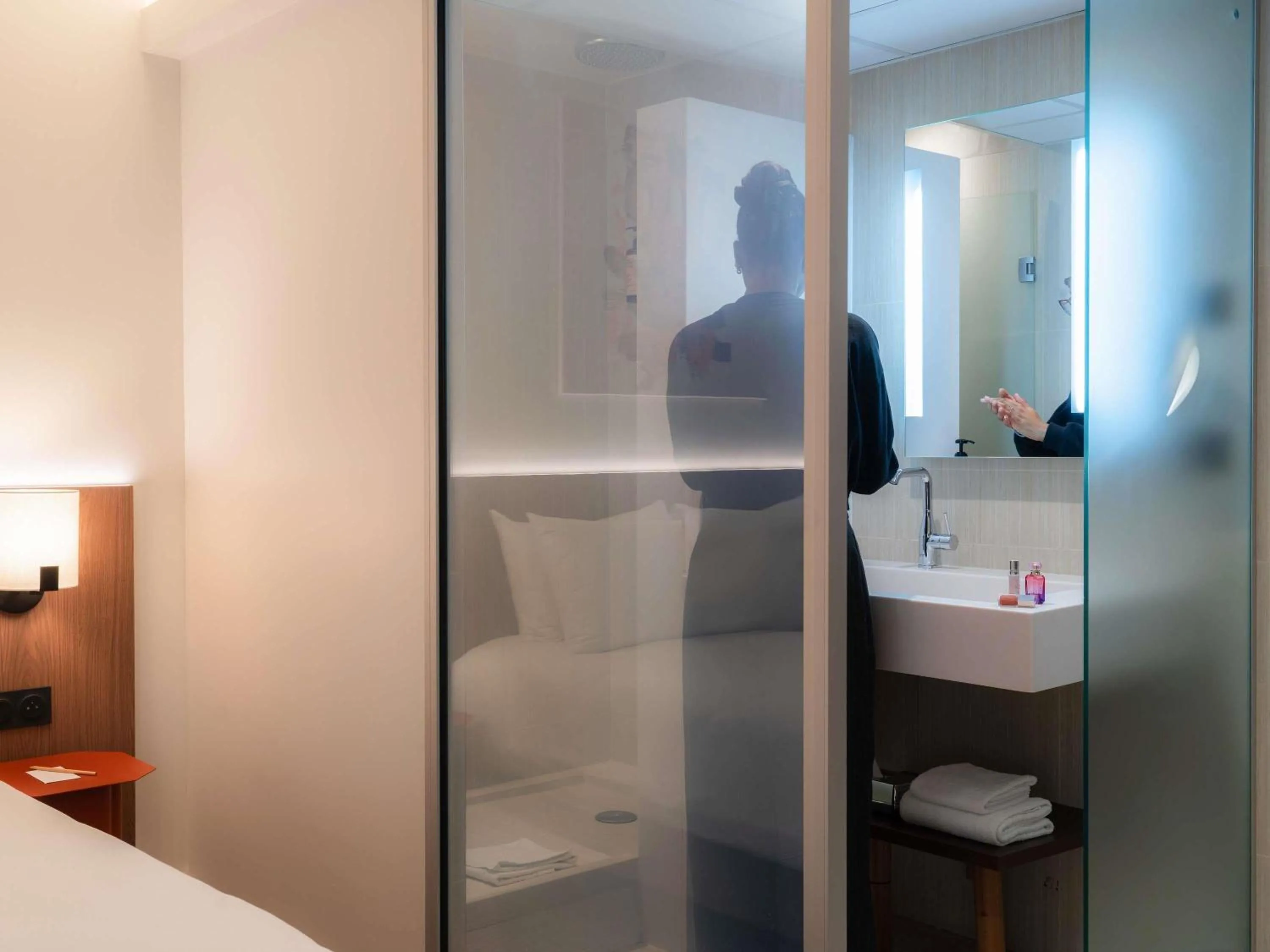 Shower in Mercure Paris Ivry Quai De Seine