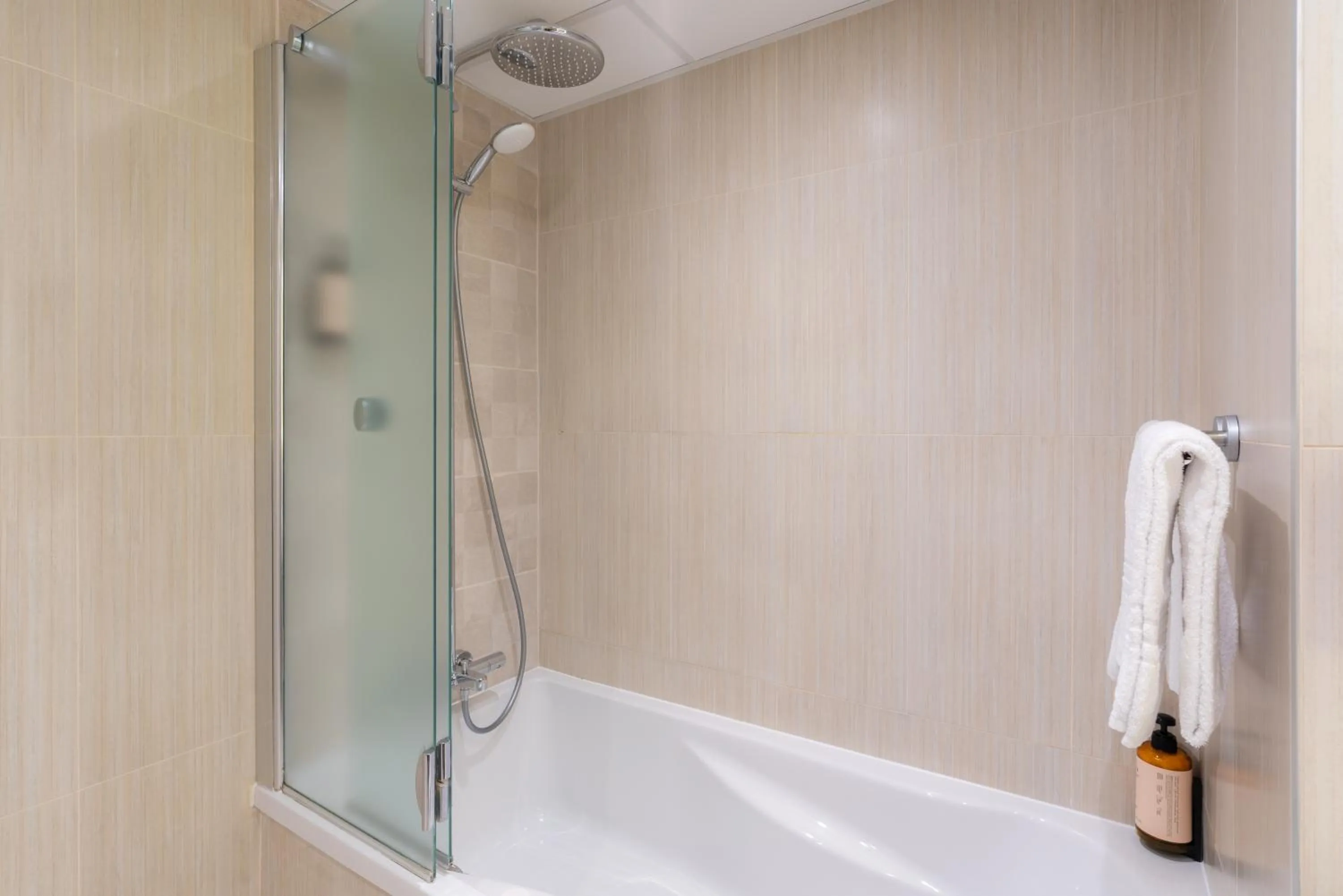 Bath in Mercure Paris Ivry Quai De Seine